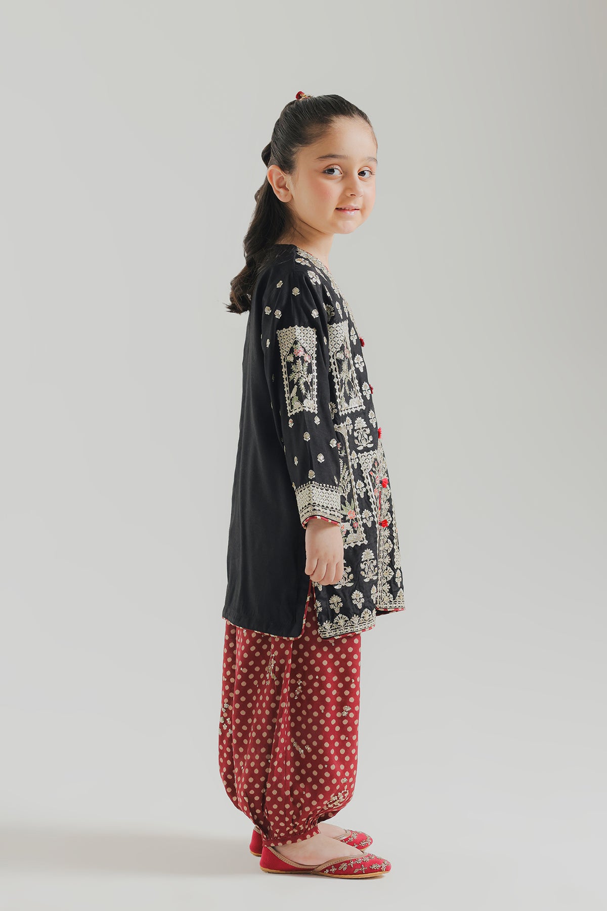 EMBROIDERED SUIT (E1072-404-902 E1072-304-902)
