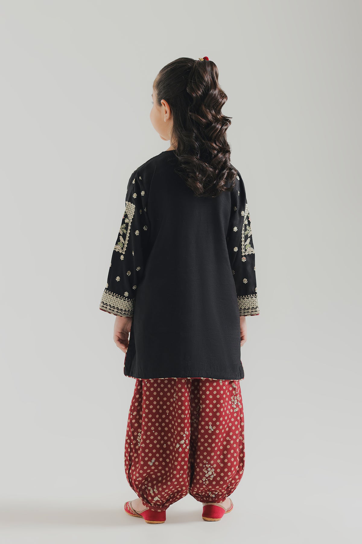 EMBROIDERED SUIT (E1072-404-902 E1072-304-902)