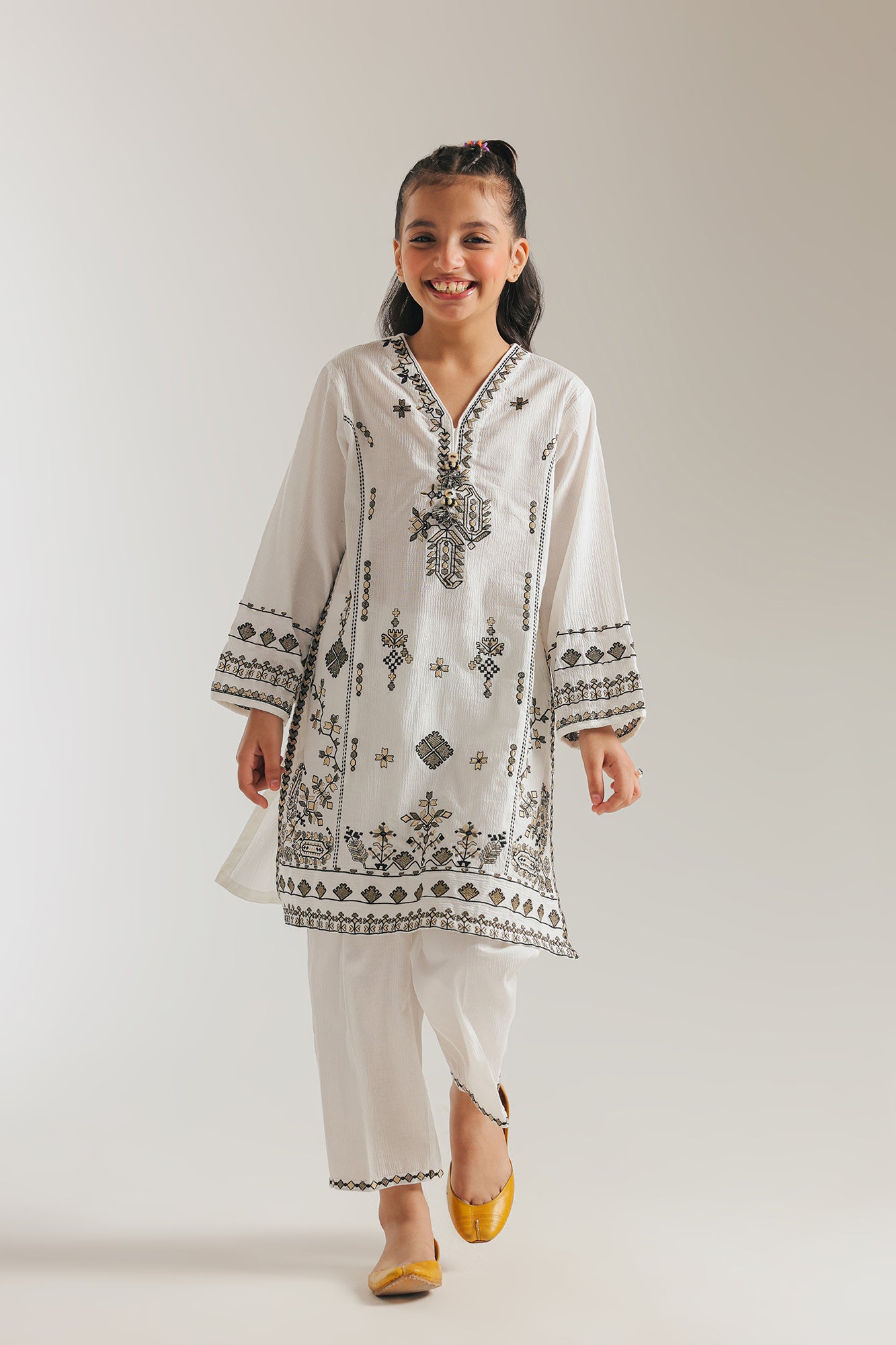 EMBROIDERED SUIT (E1073/402/003 E1073/302/003)