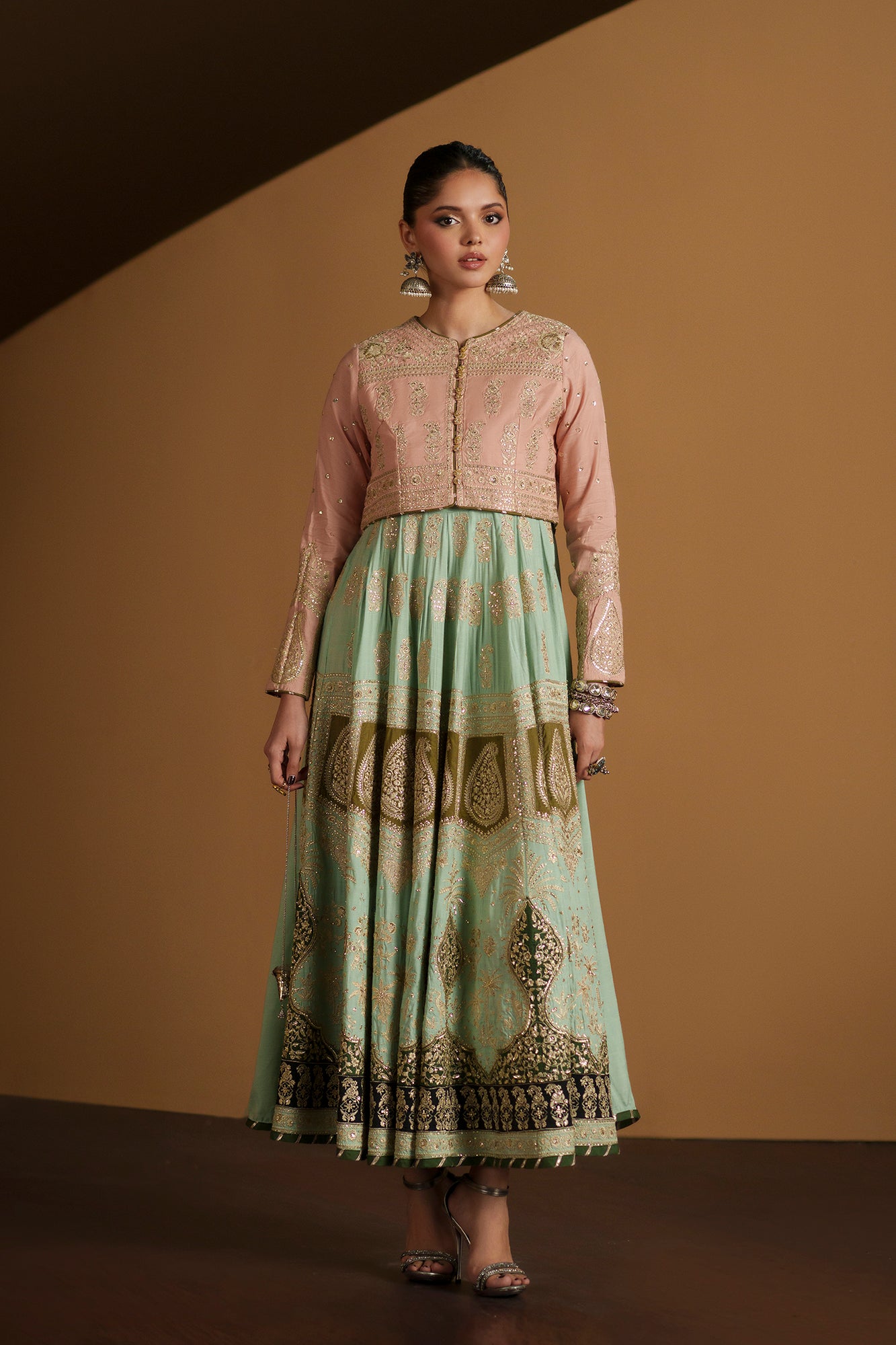 EMBROIDERED SUIT (E1074/104/315)