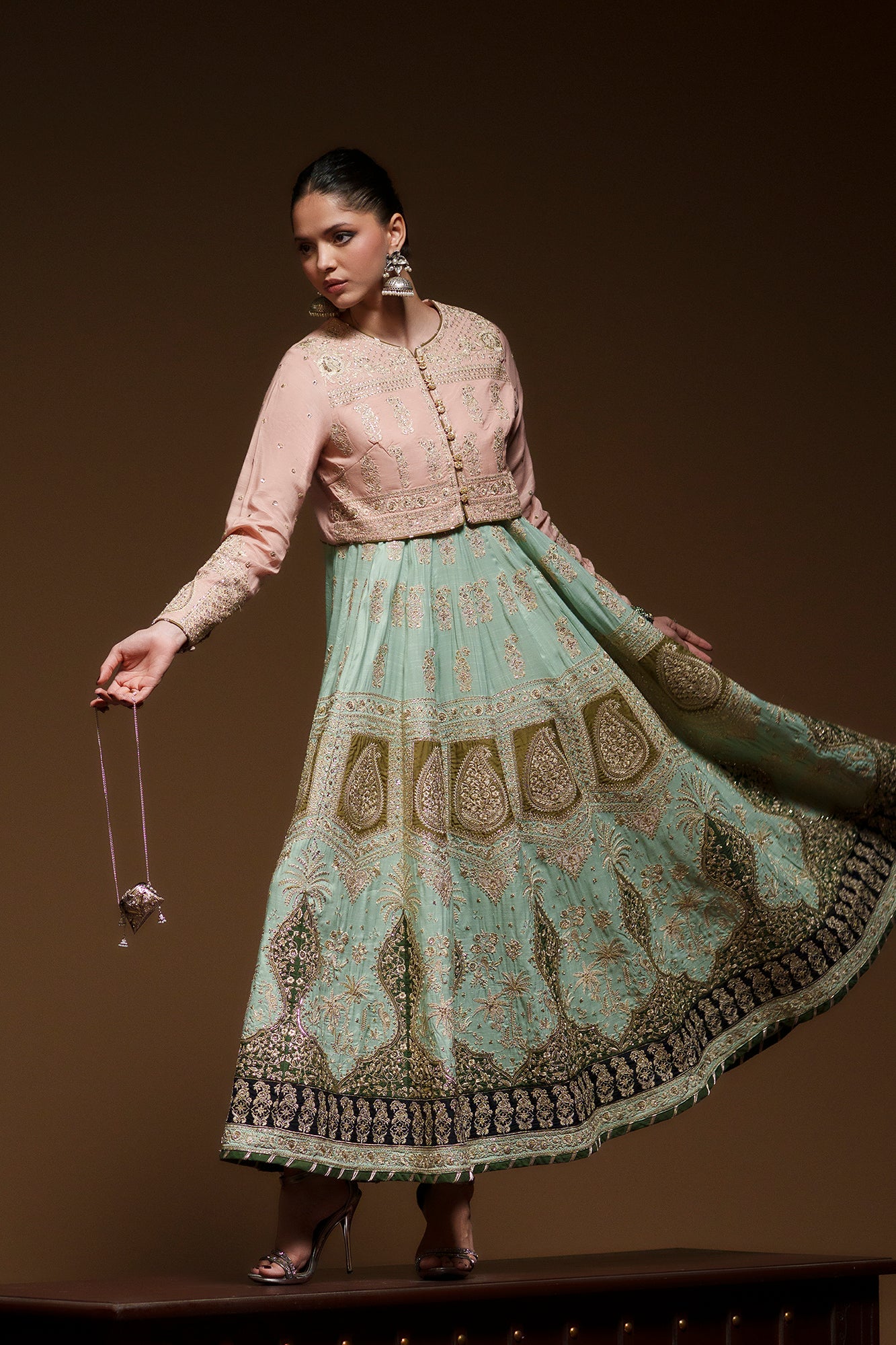 EMBROIDERED SUIT (E1074/104/315)