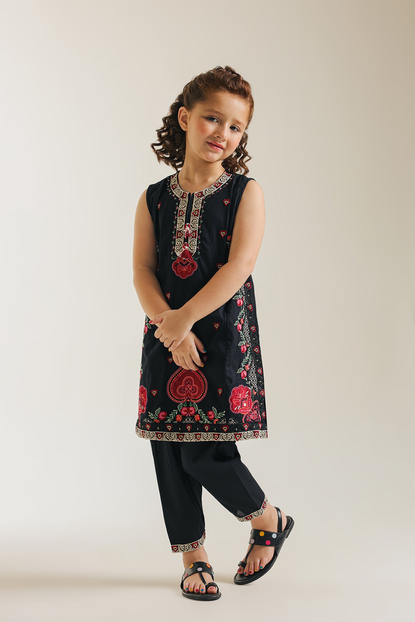 EMBROIDERED SUIT (E1074/402/901 E1074/302/901)