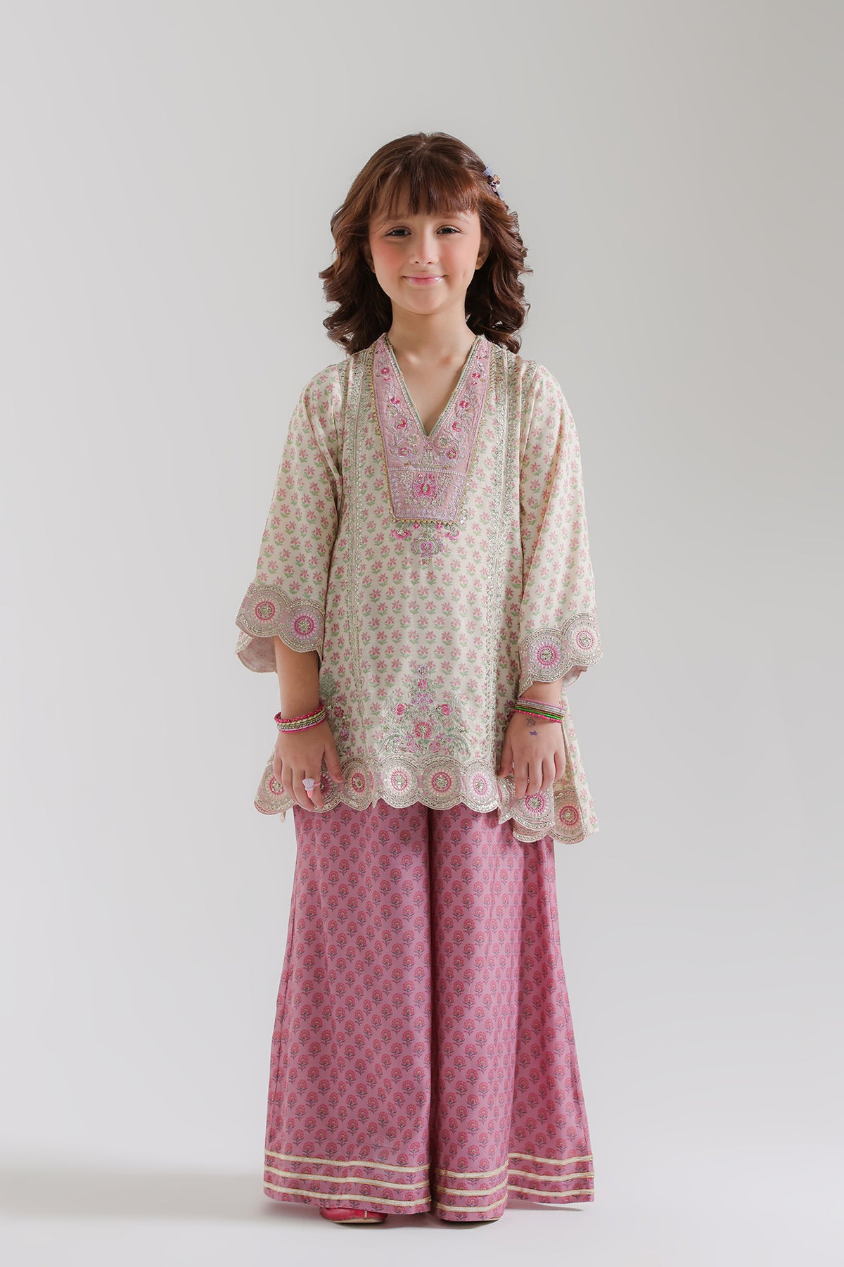 EMBROIDERED SUIT (E1084-404-004 E1084-304-004)