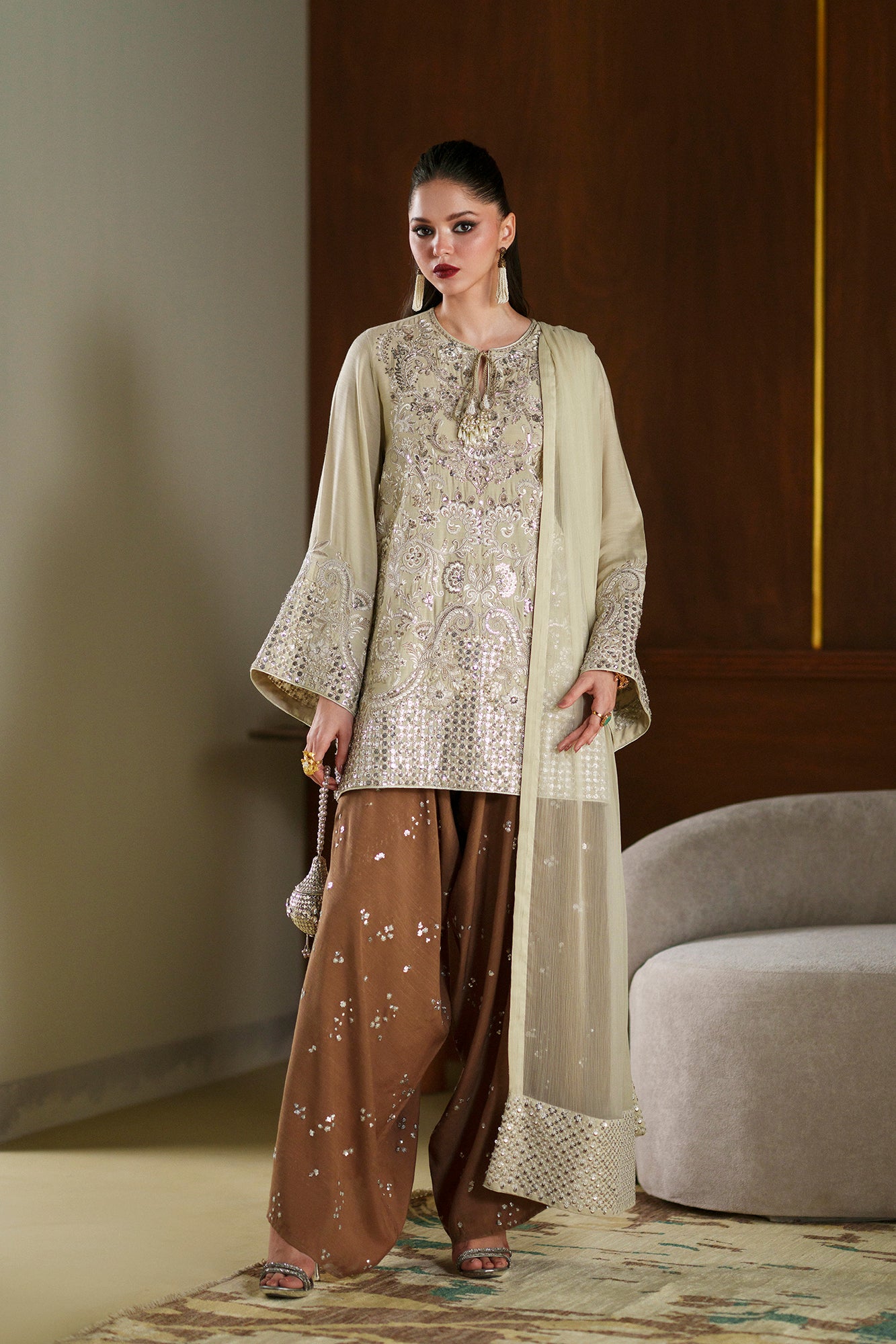 EMBROIDERED SUIT (E1089/104/227)