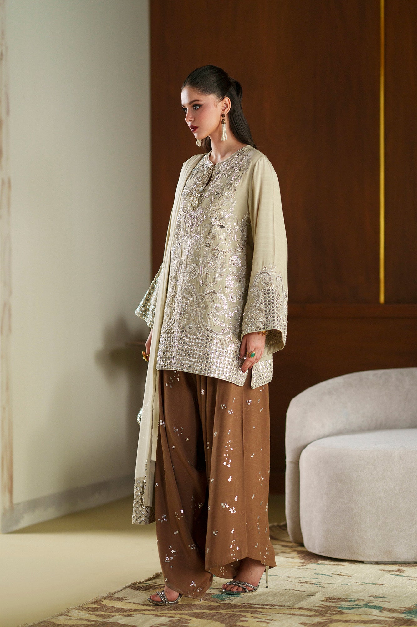 EMBROIDERED SUIT (E1089/104/227)