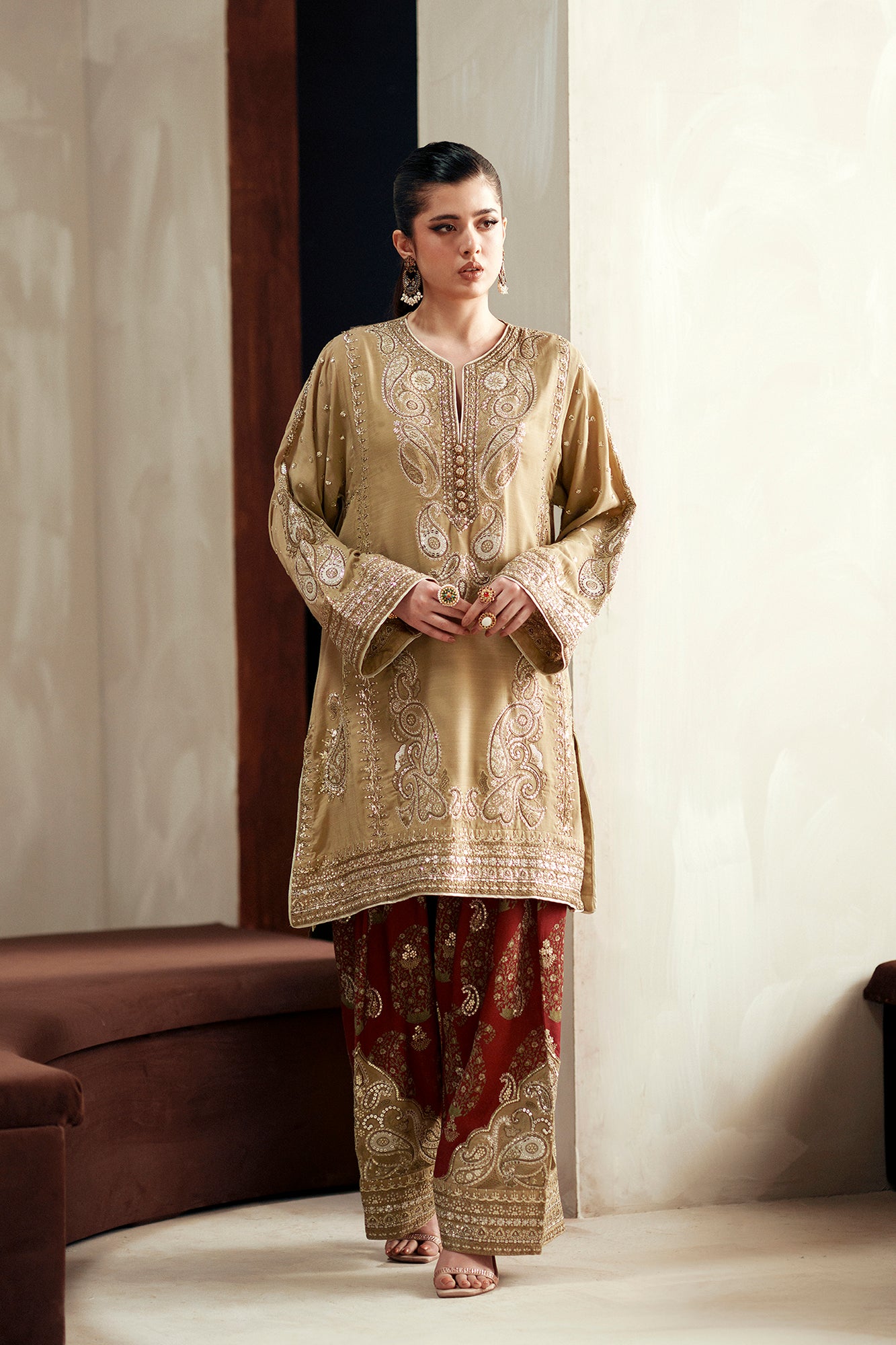 EMBROIDERED SUIT (E1096/104/007)