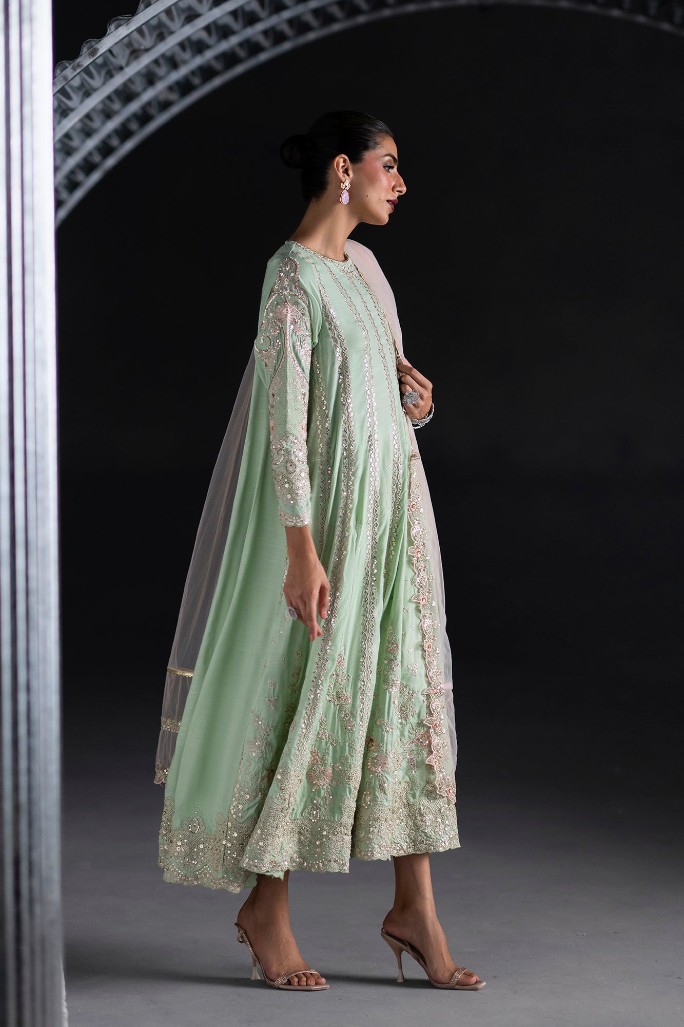 EMBROIDERED SUIT (E1099/104/725)