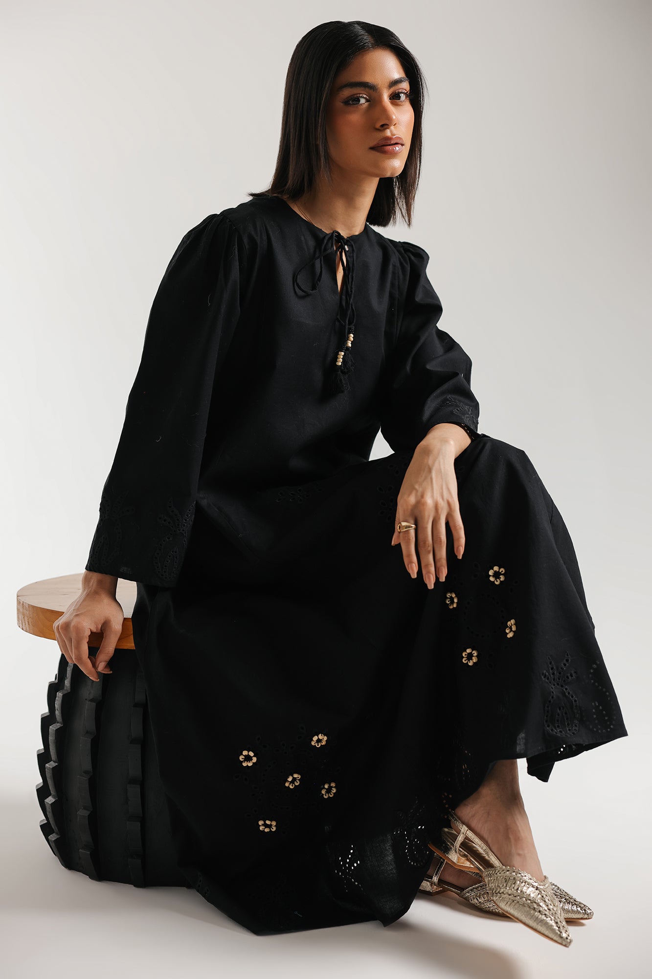 EMBROIDERED DRESS (E1101/101/902)