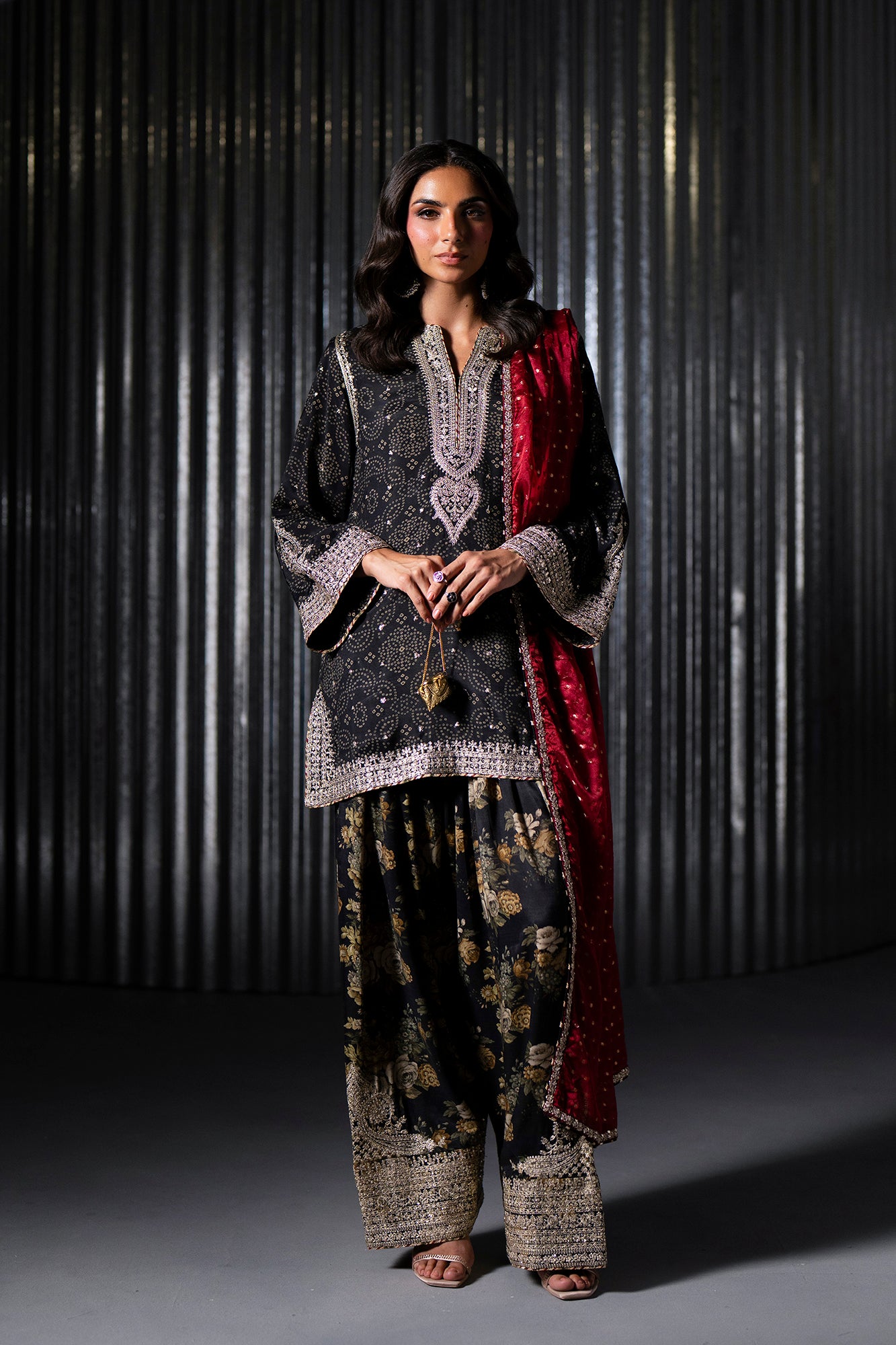 EMBROIDERED SUIT (E1101/104/902)