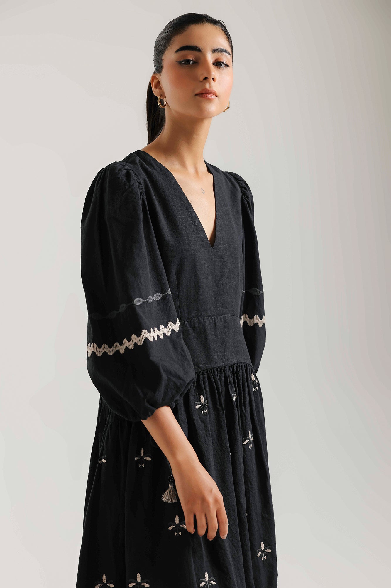 EMBROIDERED DRESS (E1104/101/902)