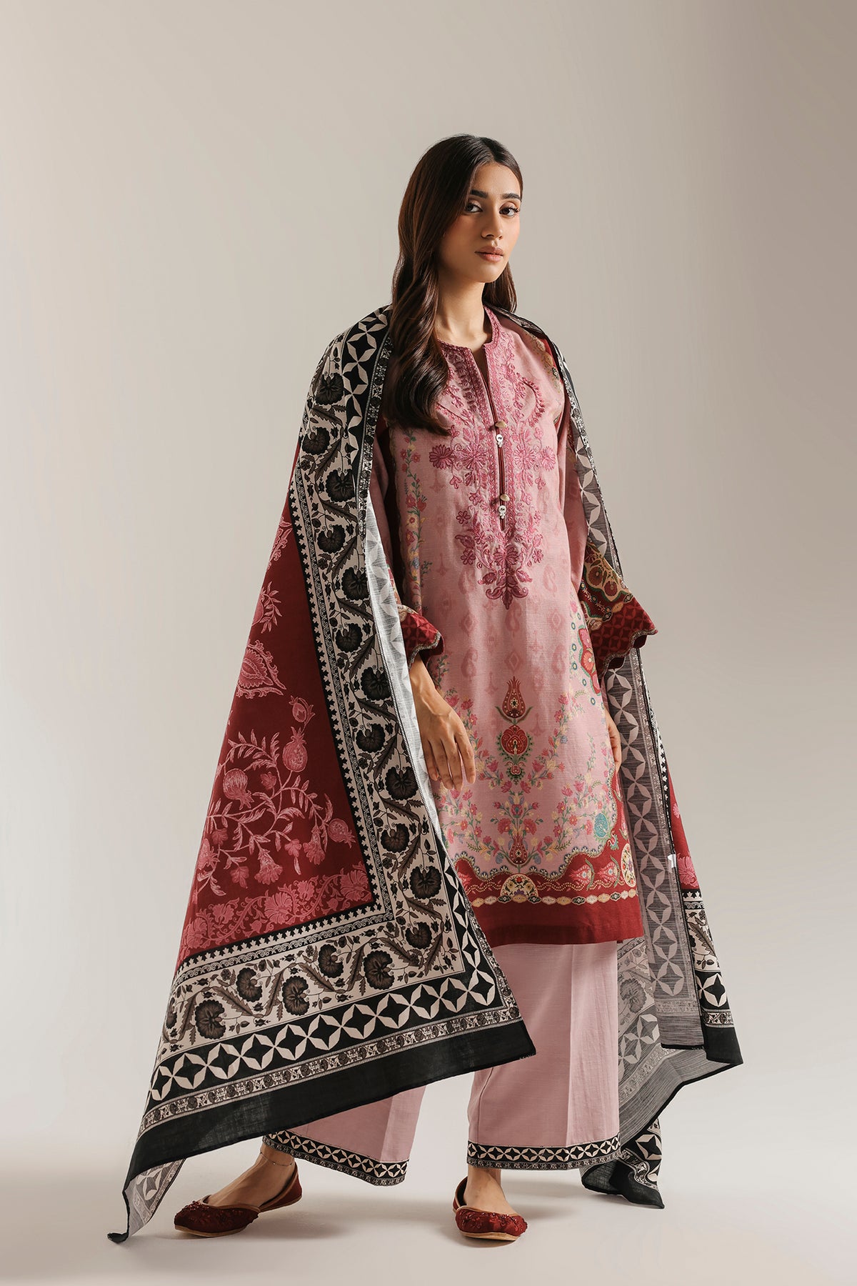 EMBROIDERED SUIT (E1105-203-513)