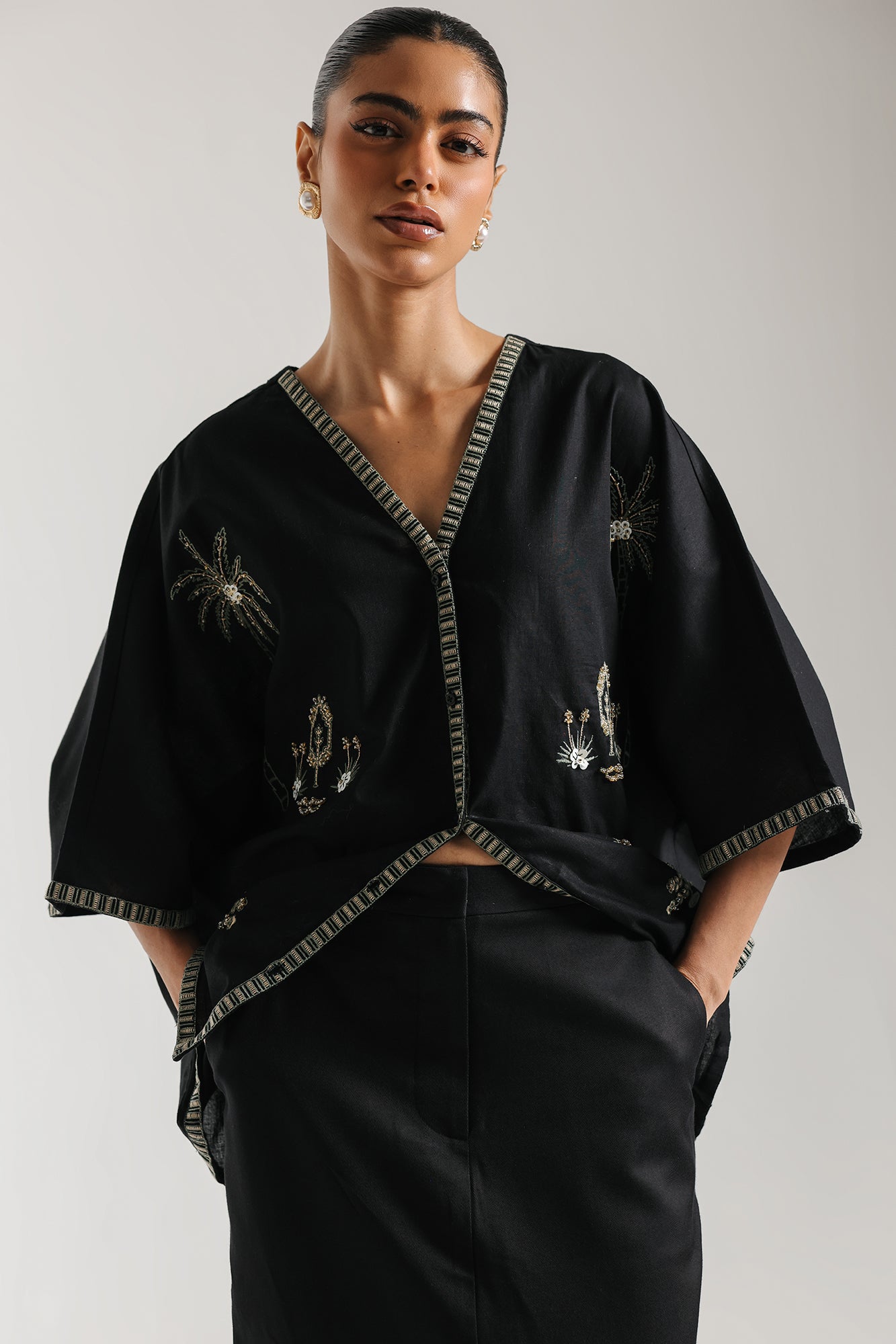 EMBROIDERED TOP (E1106/101/902)