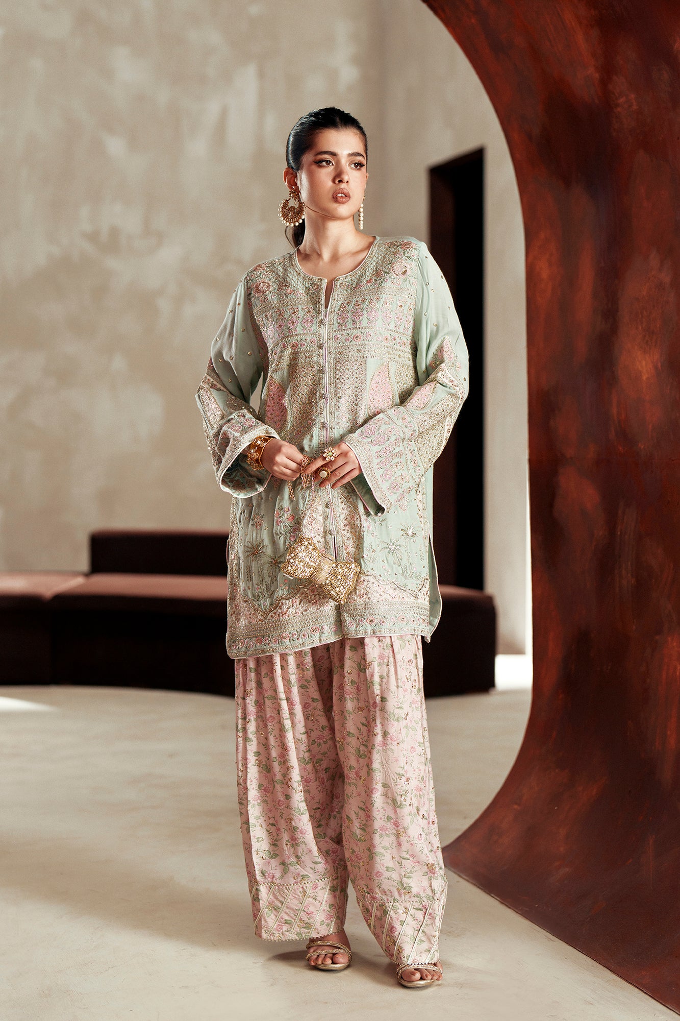 EMBROIDERED SUIT (E1106/104/719)
