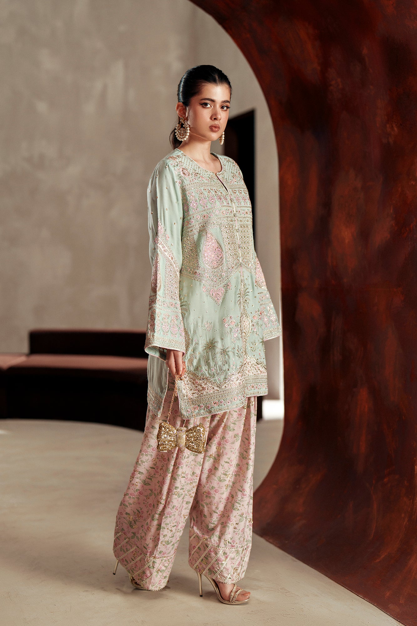 EMBROIDERED SUIT (E1106/104/719)