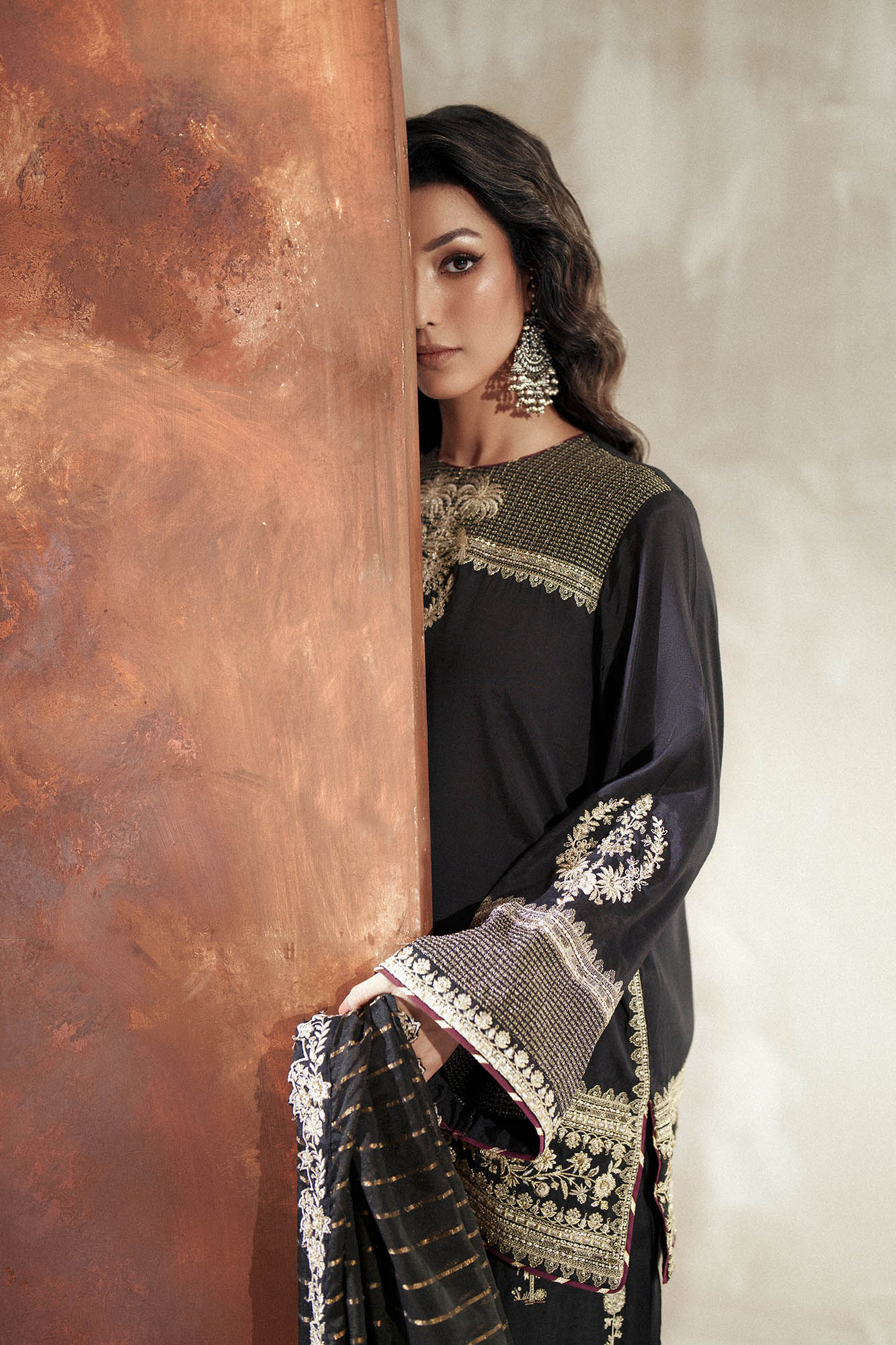 EMBROIDERED SUIT (E1107/104/902)