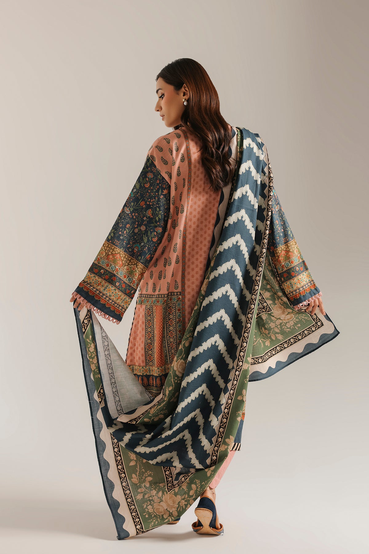 EMBROIDERED SUIT (E1107-203-315)