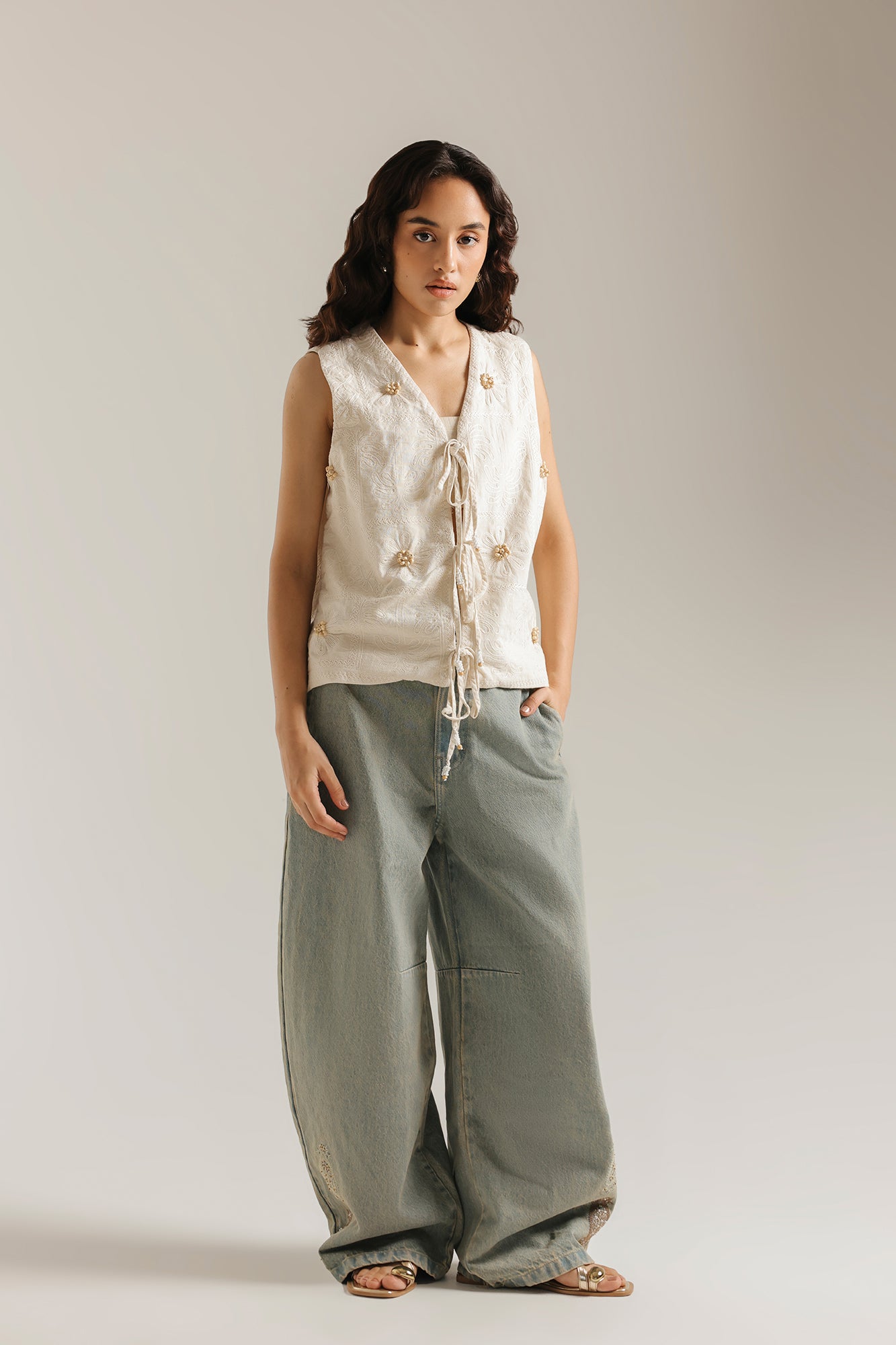 EMBROIDERED WAIST COAT (E1114/101/002)
