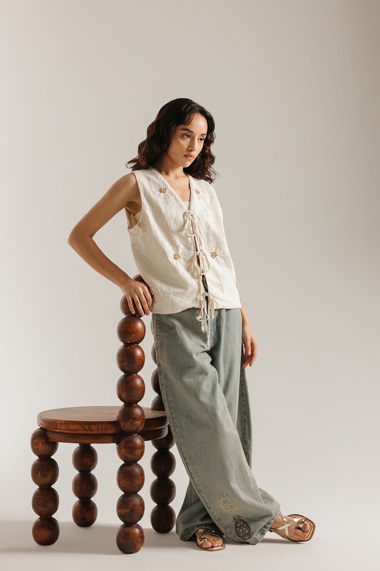 EMBROIDERED WAIST COAT (E1114/101/002)