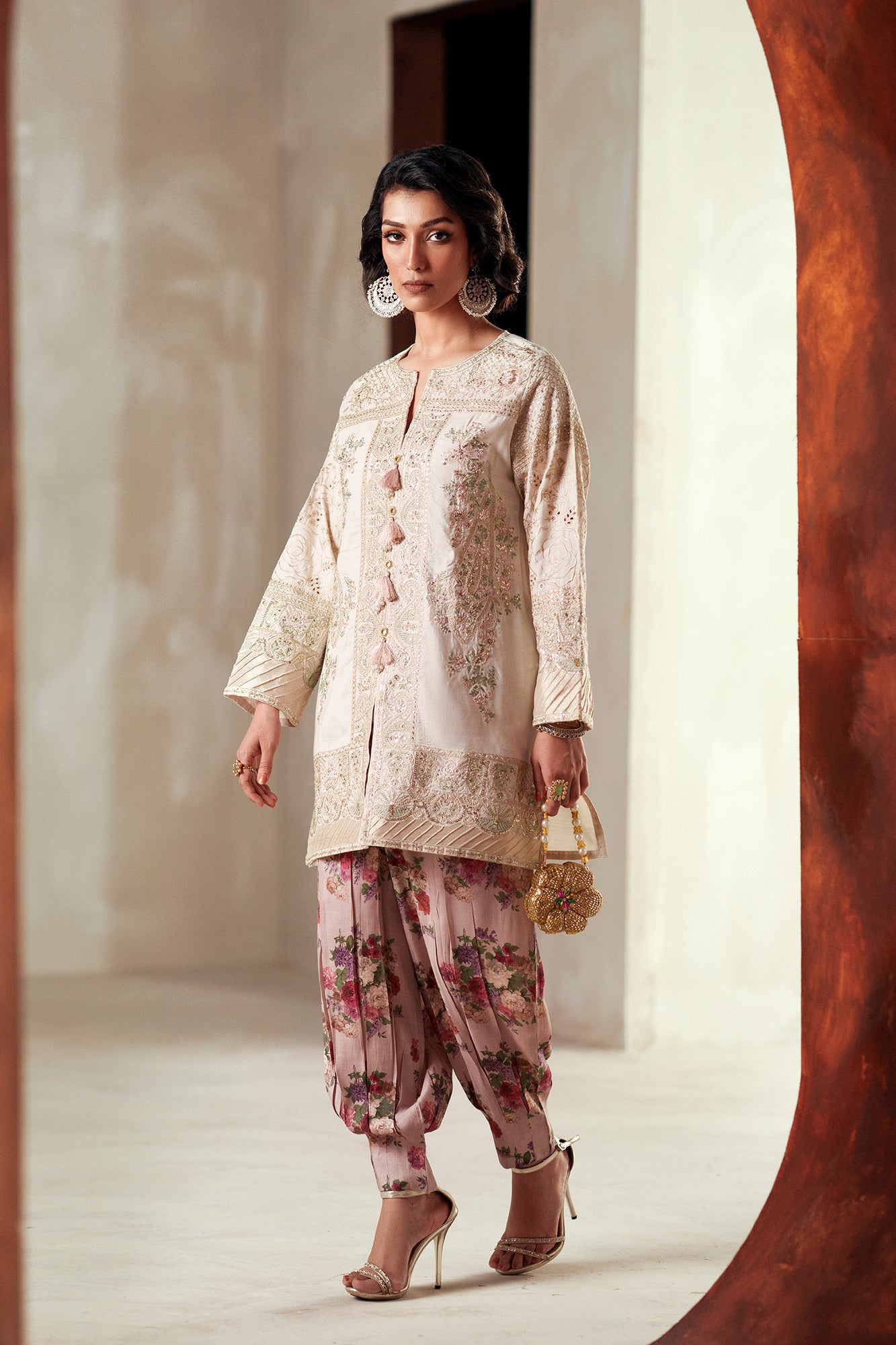 EMBROIDERED SUIT (E1117/104/002)