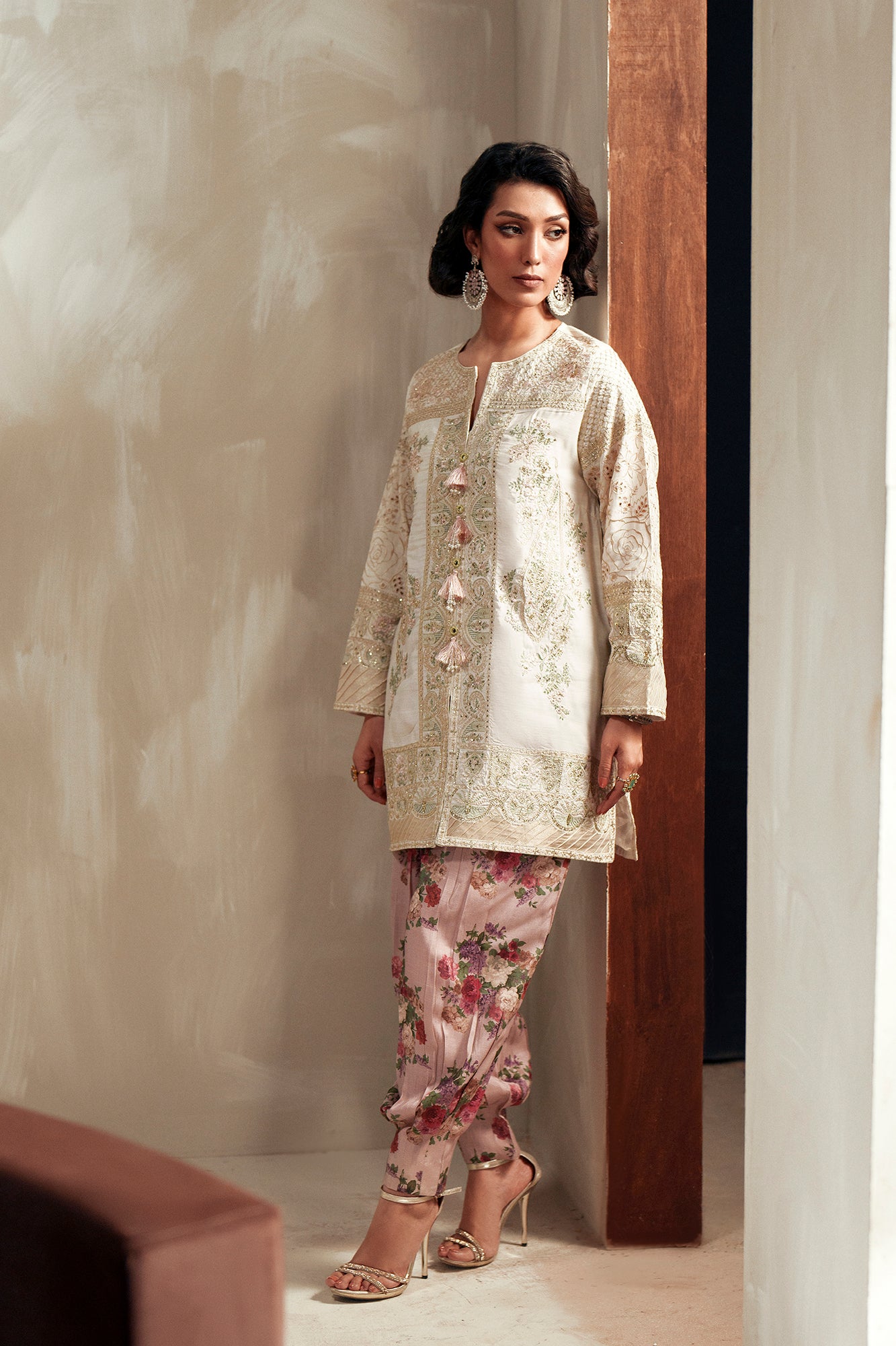 EMBROIDERED SUIT (E1117/104/002)