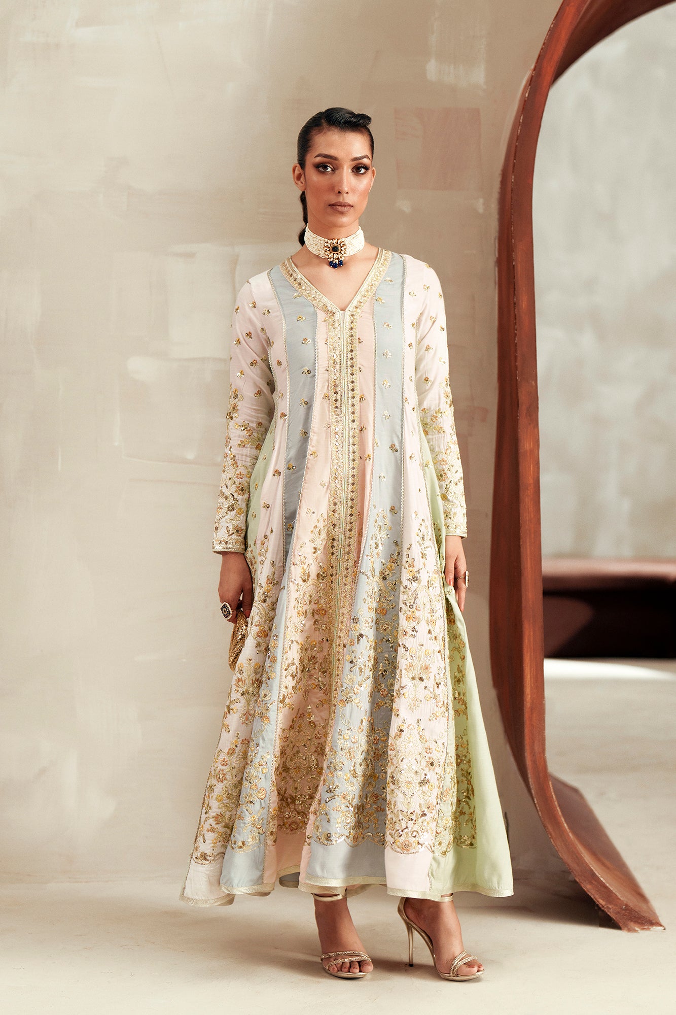 EMBROIDERED DRESS (E1118/104/329)