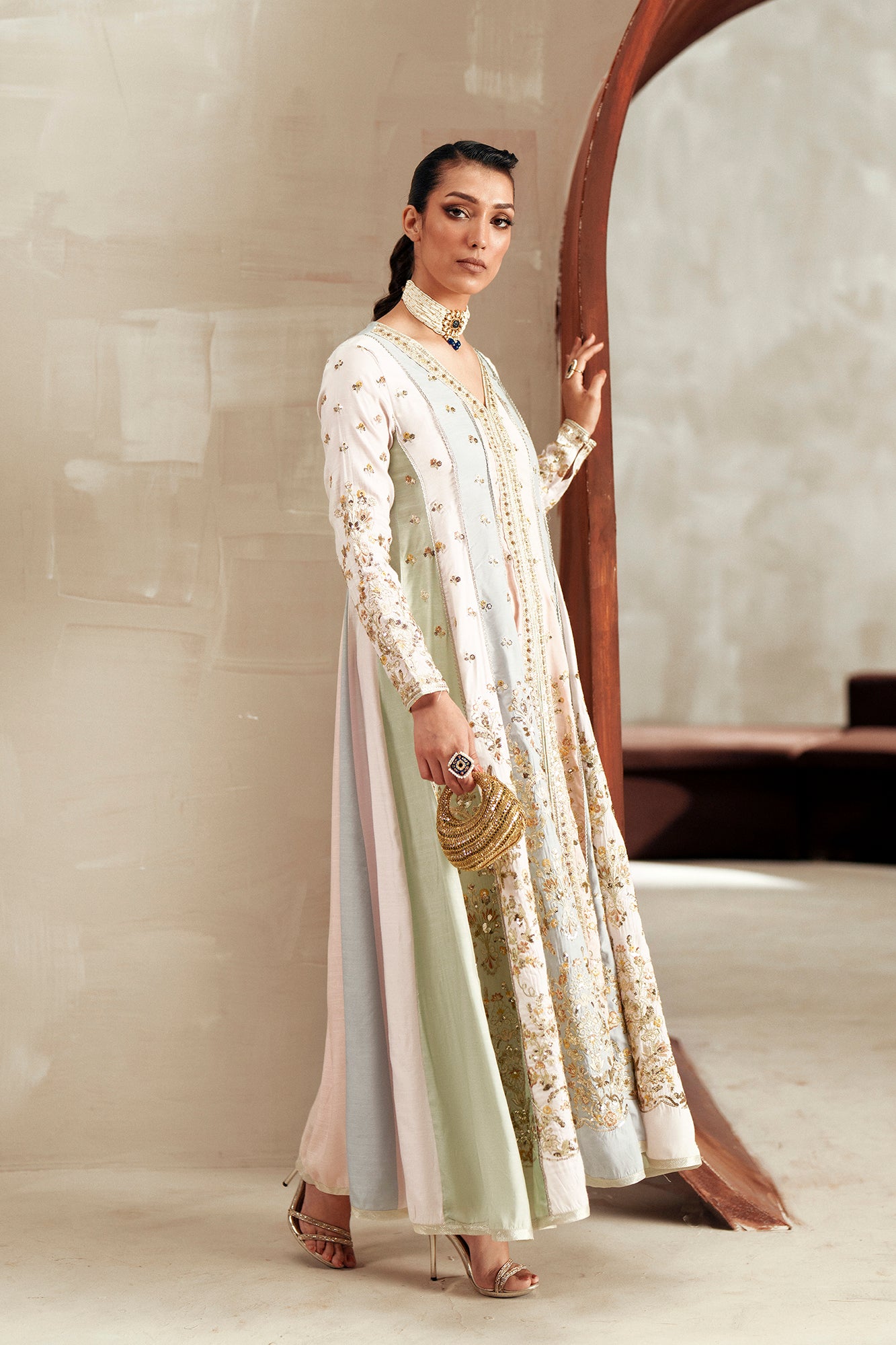 EMBROIDERED DRESS (E1118/104/329)