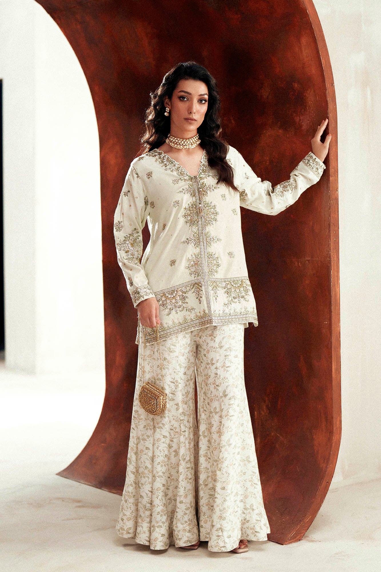 EMBROIDERED SUIT (E1120/104/722)