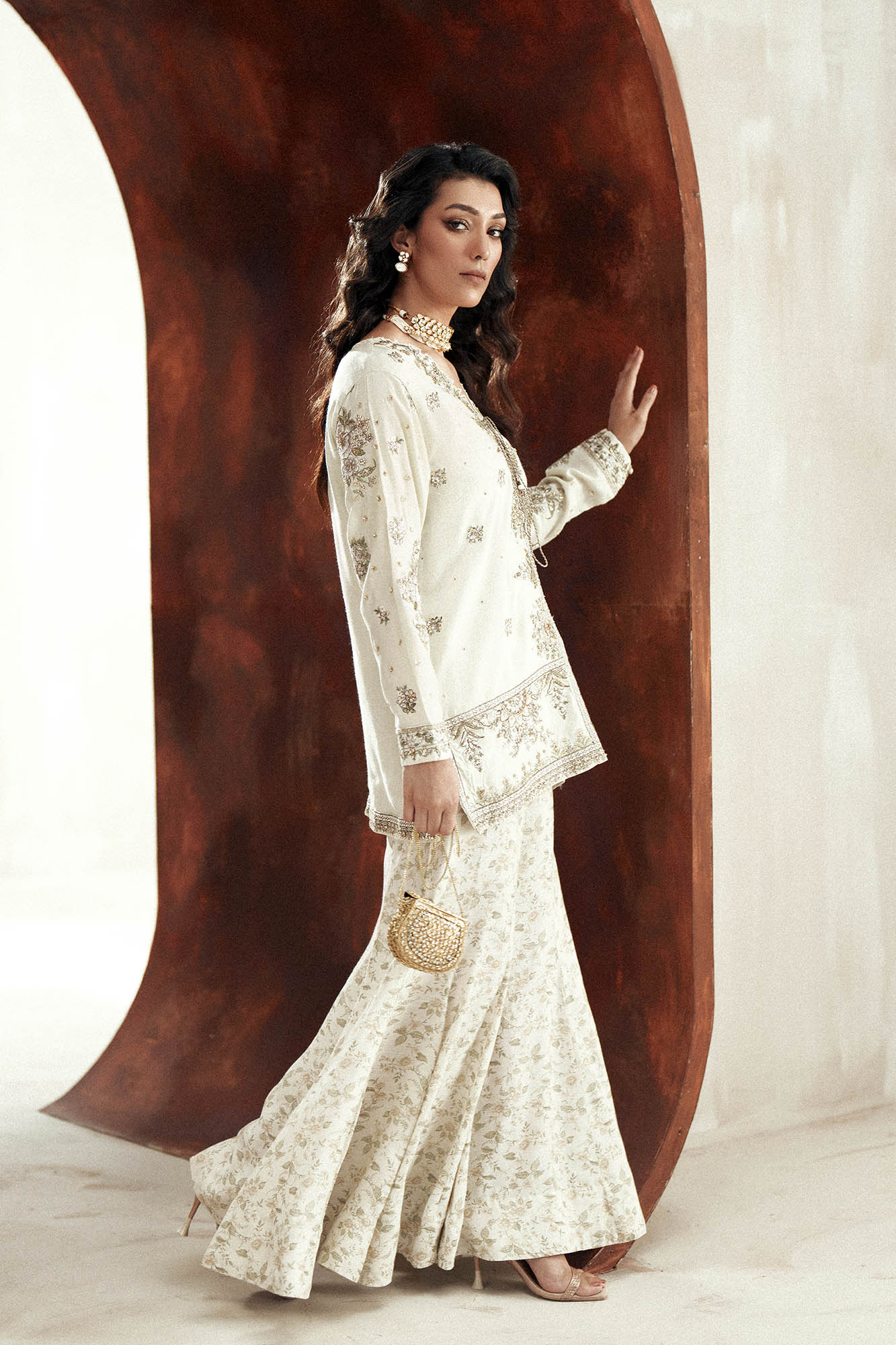 EMBROIDERED SUIT (E1120/104/722)