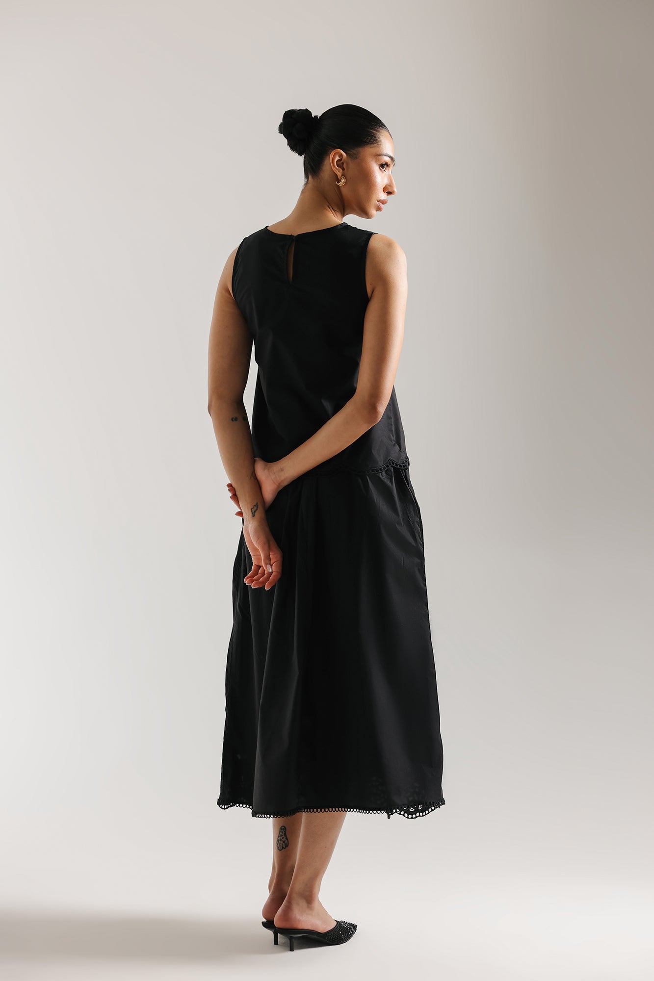 EMBROIDERED SUIT (E1123/101/902)