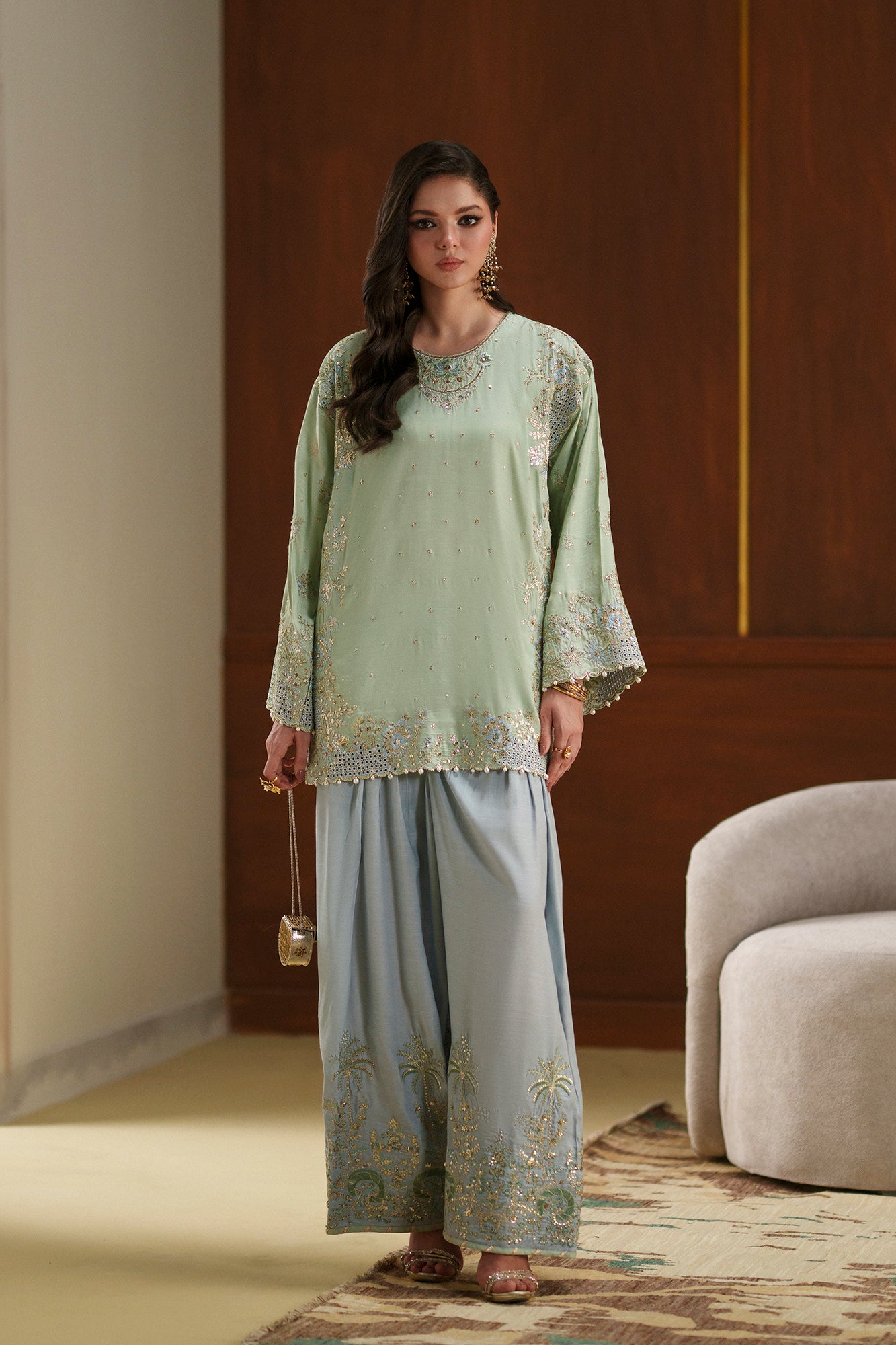 EMBROIDERED SUIT (E1124/104/721)