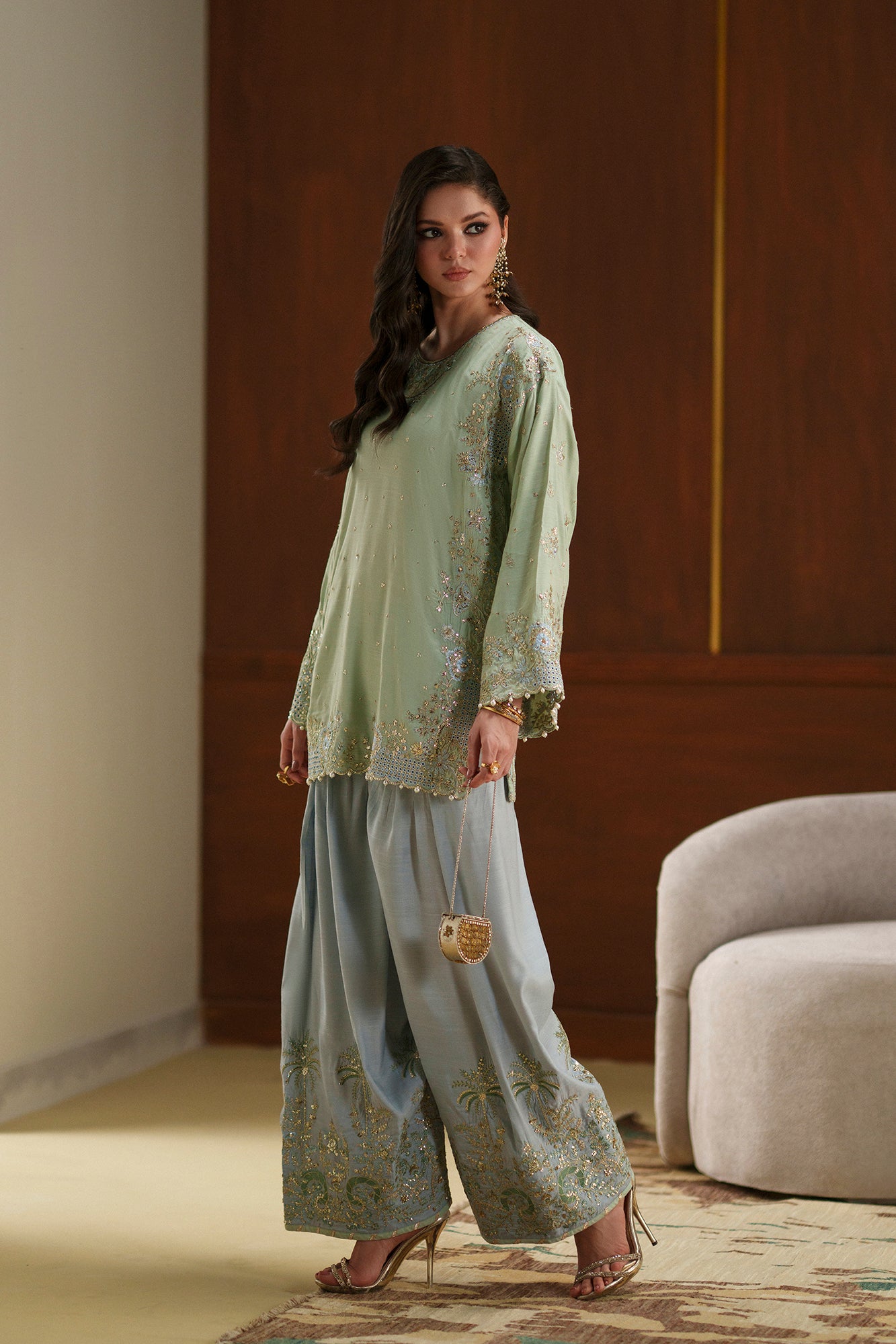 EMBROIDERED SUIT (E1124/104/721)