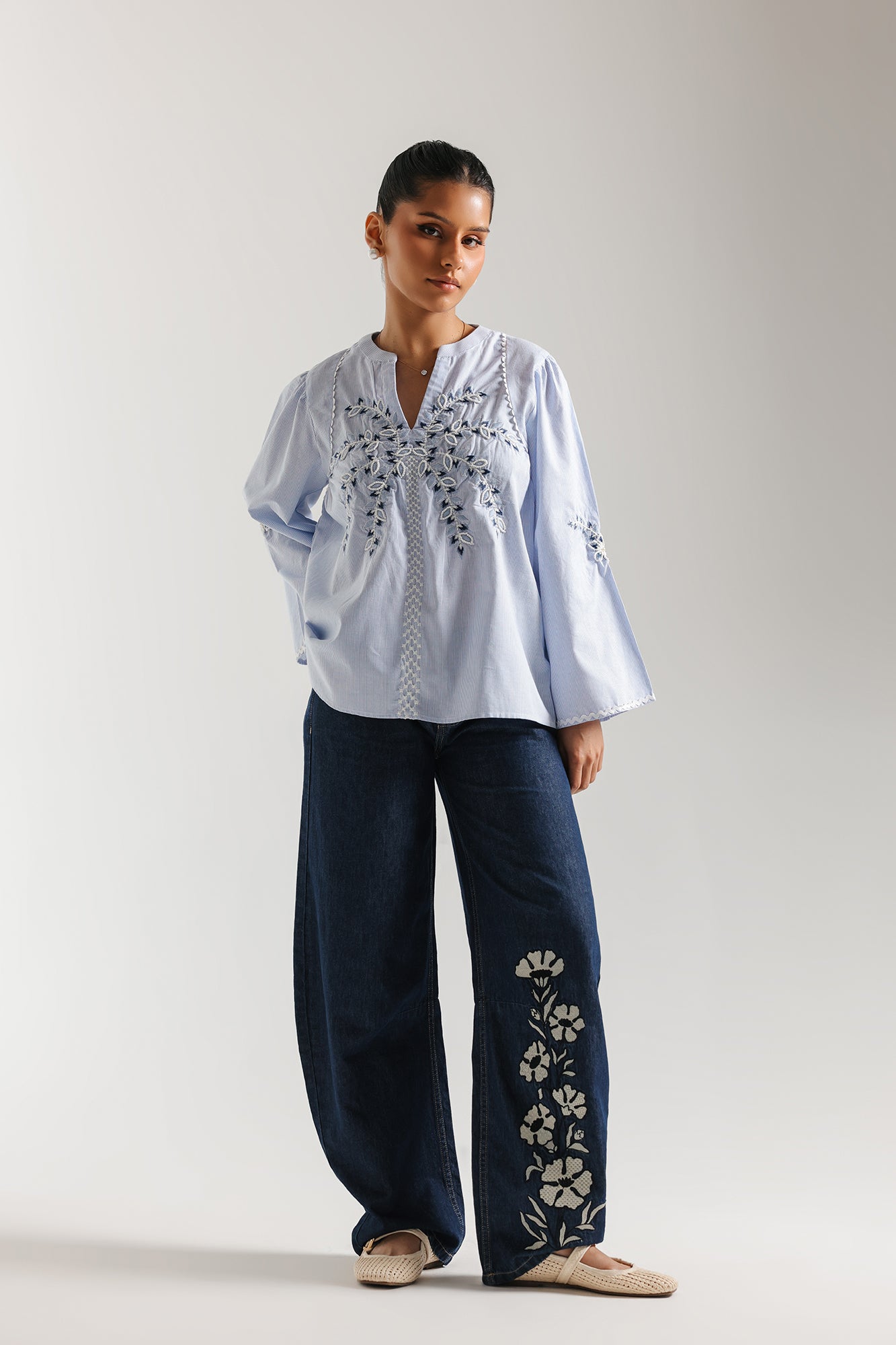EMBROIDERED TOP (E1130/101/003)