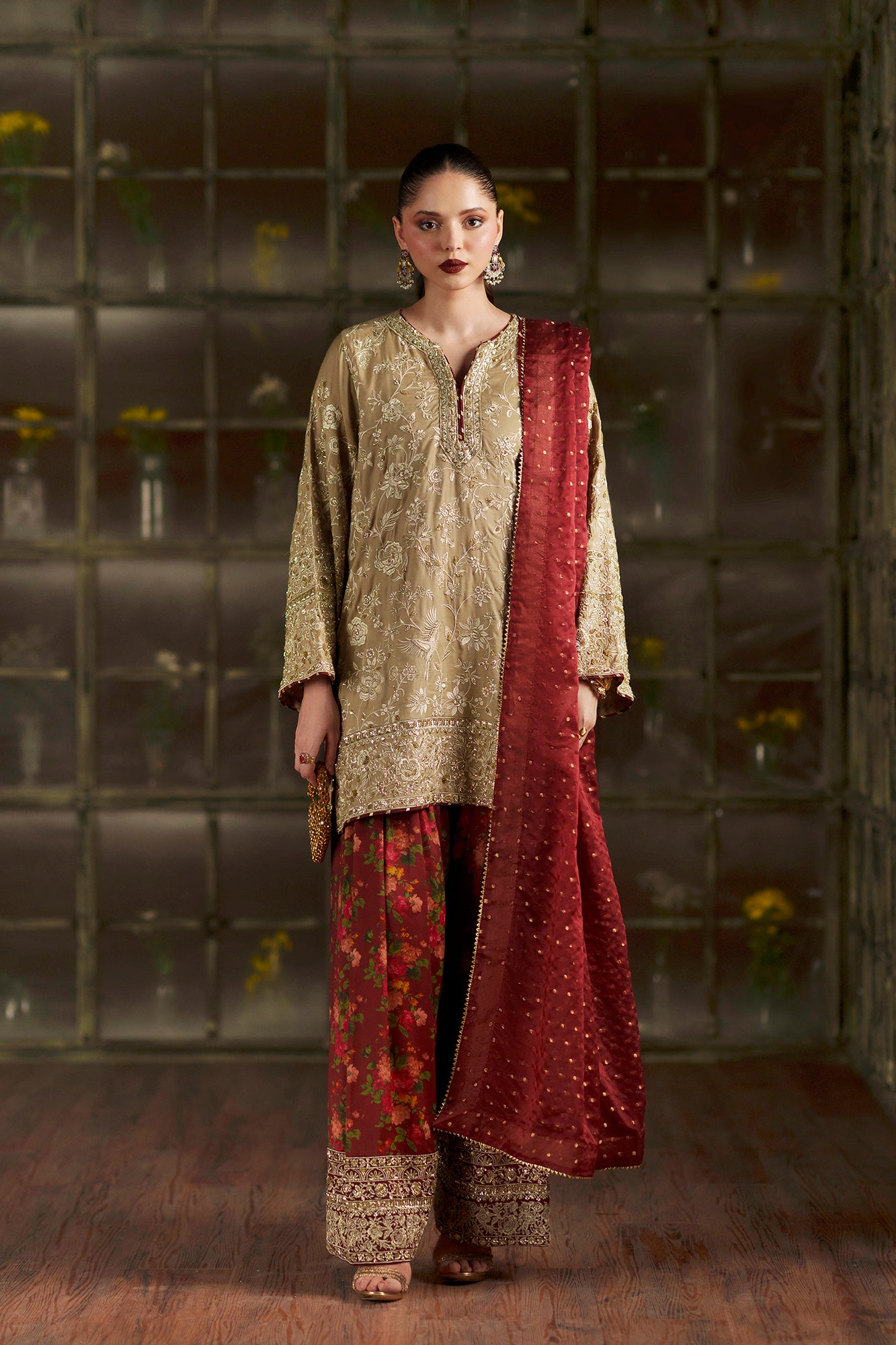 EMBROIDERED SUIT (E1131/104/007)