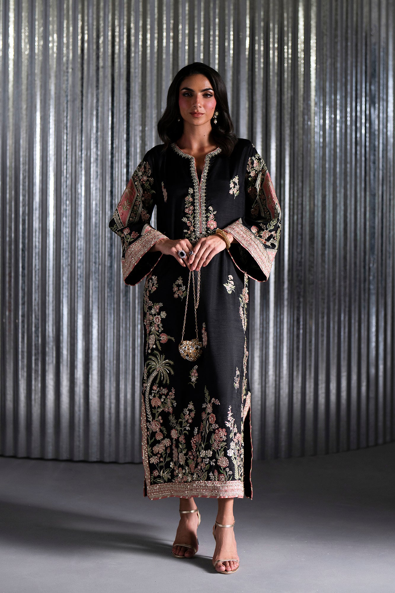 EMBROIDERED KAFTAN (E1135/104/902)