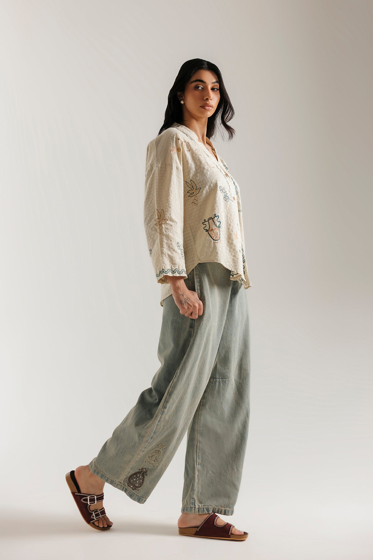 EMBROIDERED TOP (E1140/101/004)