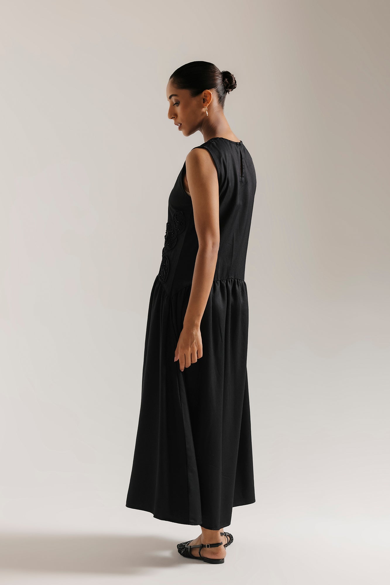EMBROIDERED DRESS (E1145/101/902)