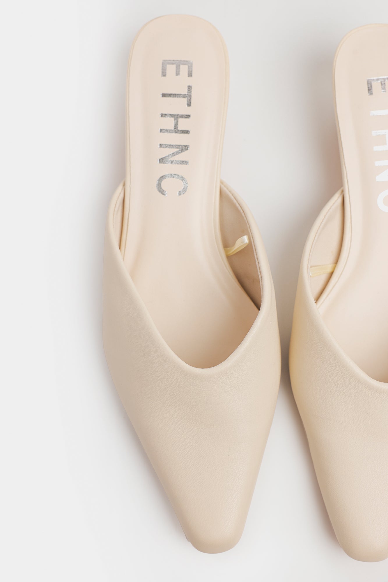 HEELS (E1148/109/002)