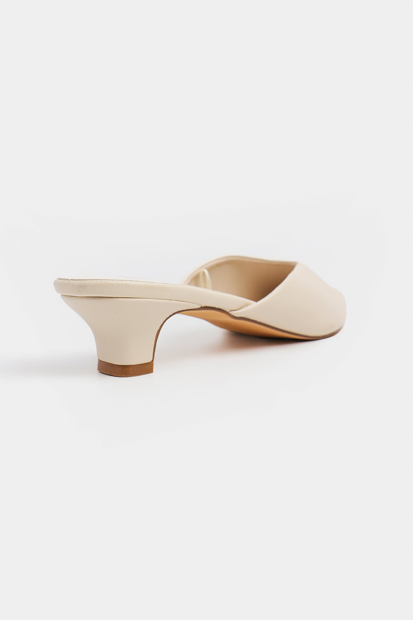 HEELS (E1148/109/002)