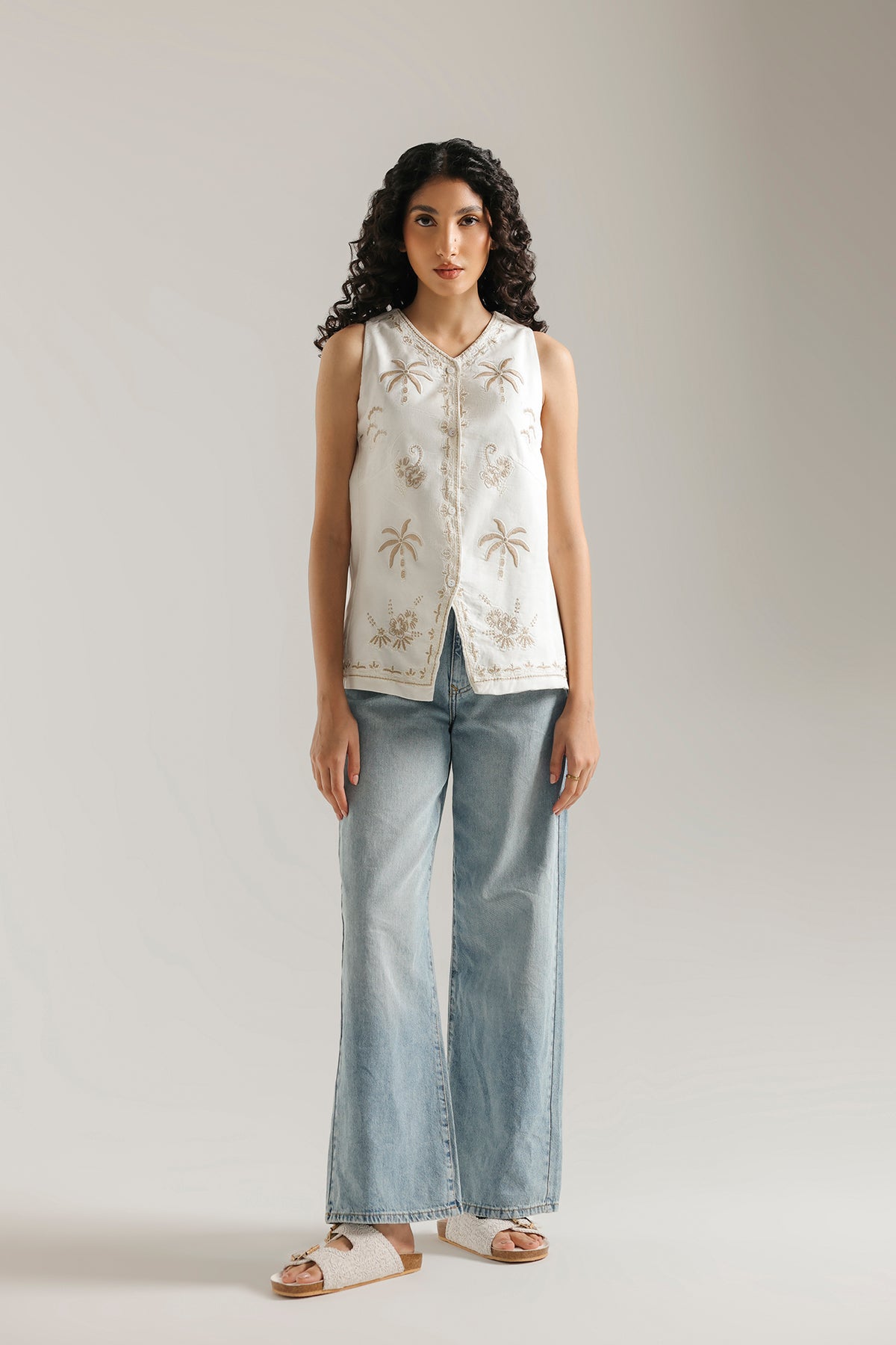 EMBROIDERED WAISTCOAT (E1152-101-001)