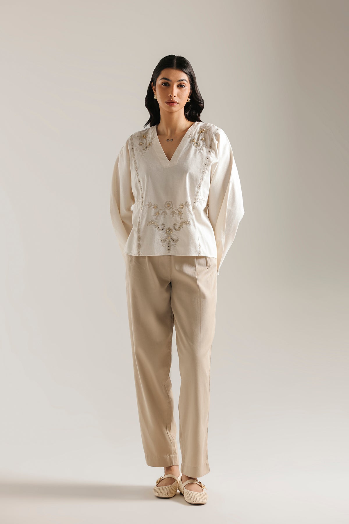 EMBROIDERED TOP (E1158/101/002)