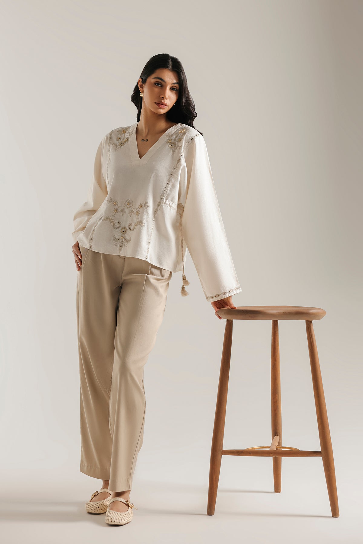 EMBROIDERED TOP (E1158/101/002)