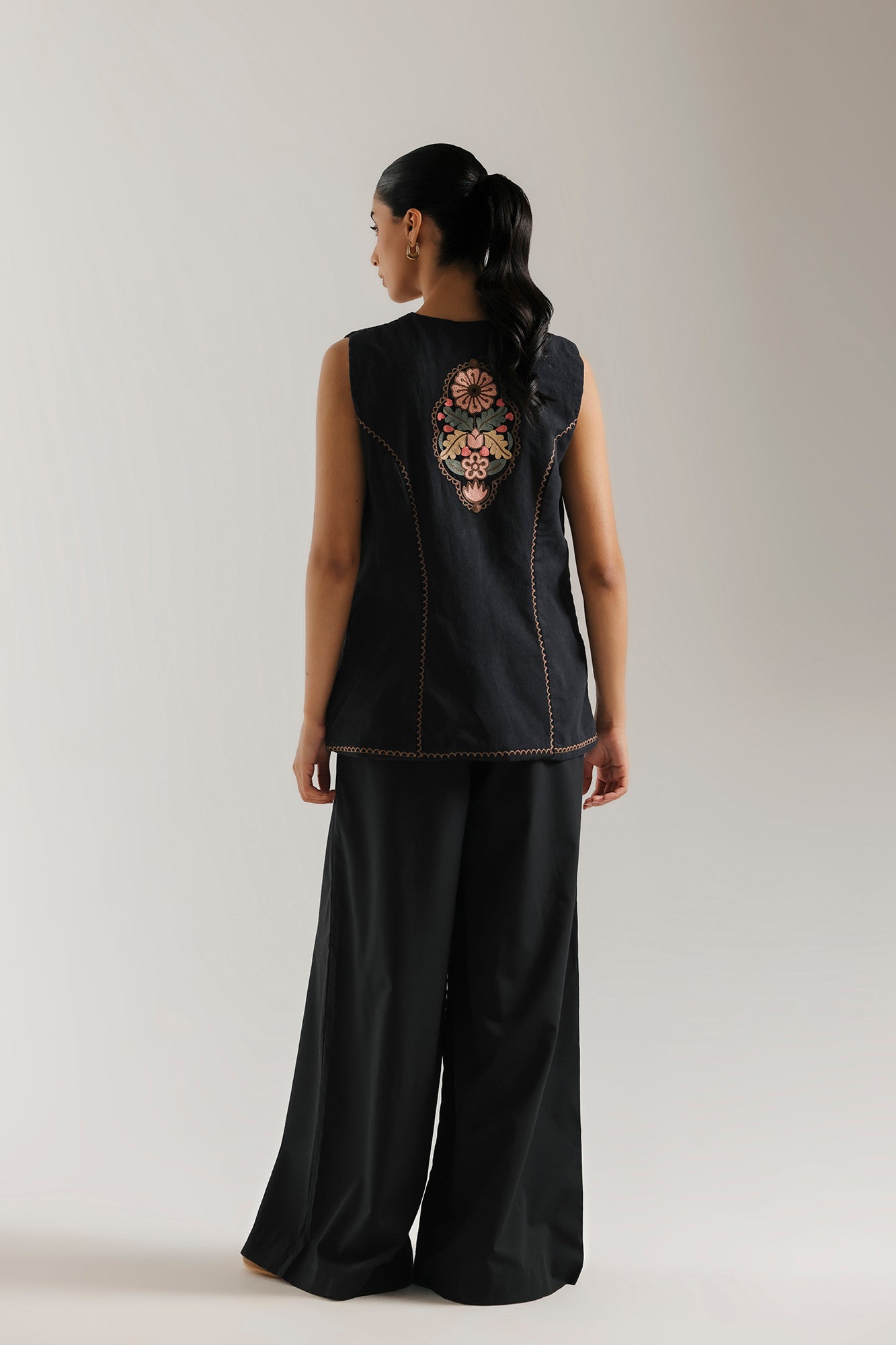 EMBROIDERED WAISTCOAT (E1163/101/902)