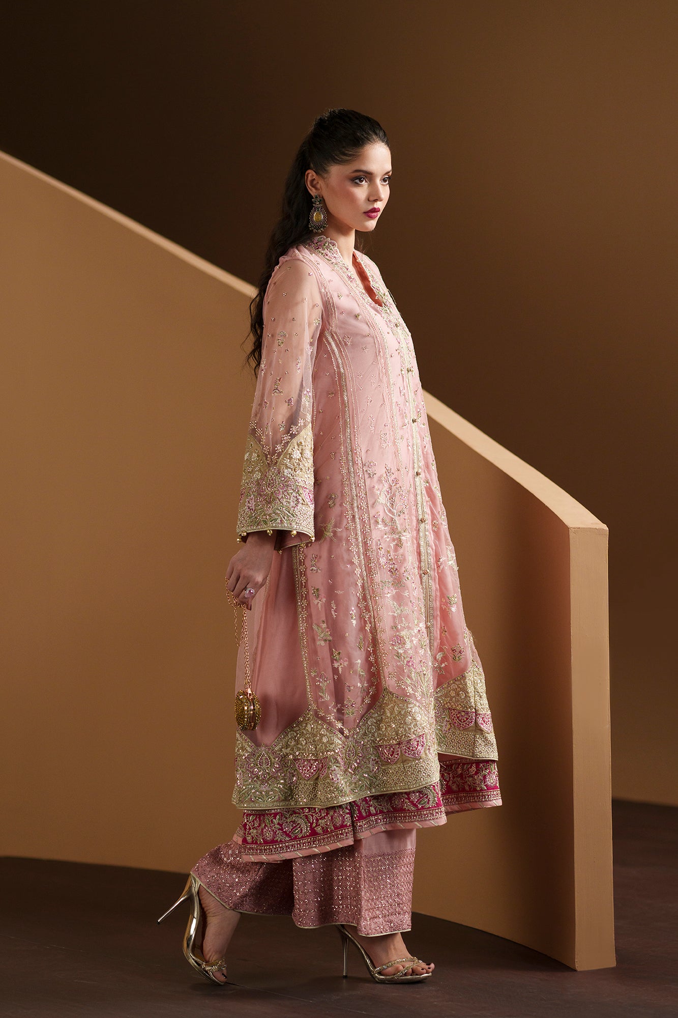 EMBROIDERED SUIT (E1203/104/425)