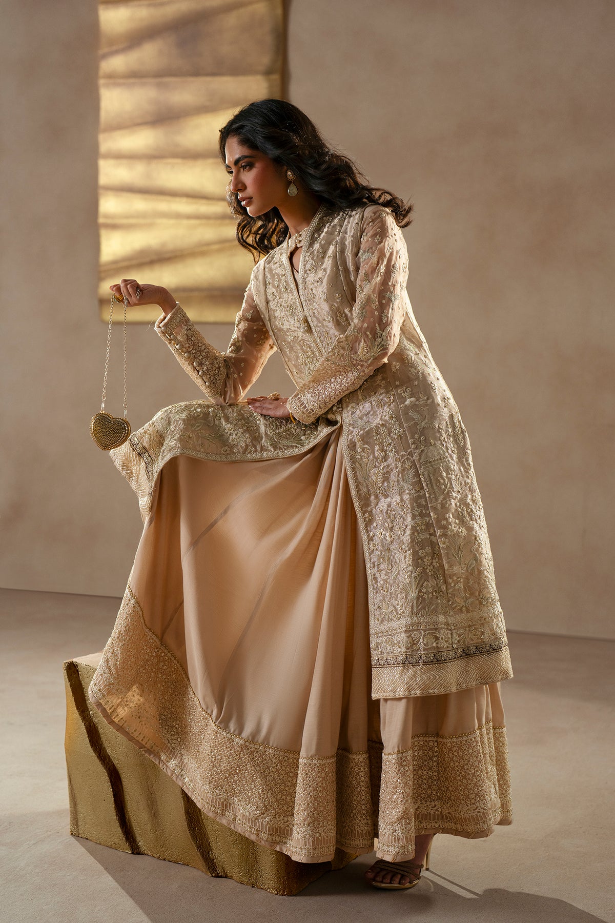 EMBROIDERED SUIT (E1207/104/131)