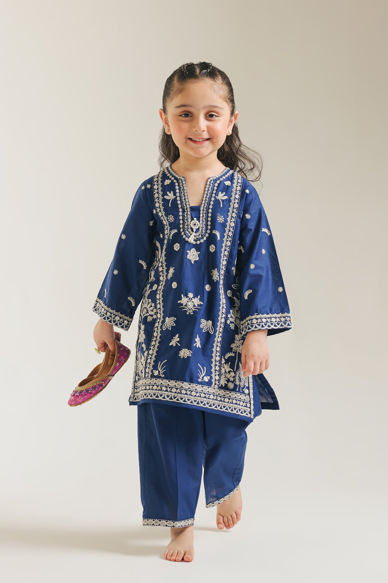 EMBROIDERED SUIT (E1207/402/619 E1207/302/619)