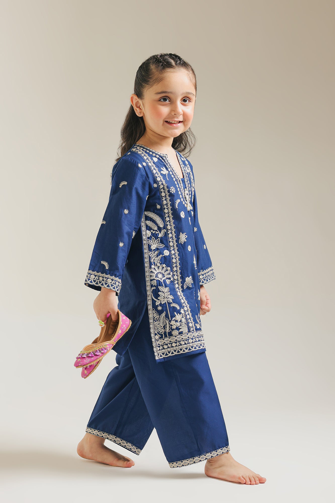 EMBROIDERED SUIT (E1207/402/619 E1207/302/619)