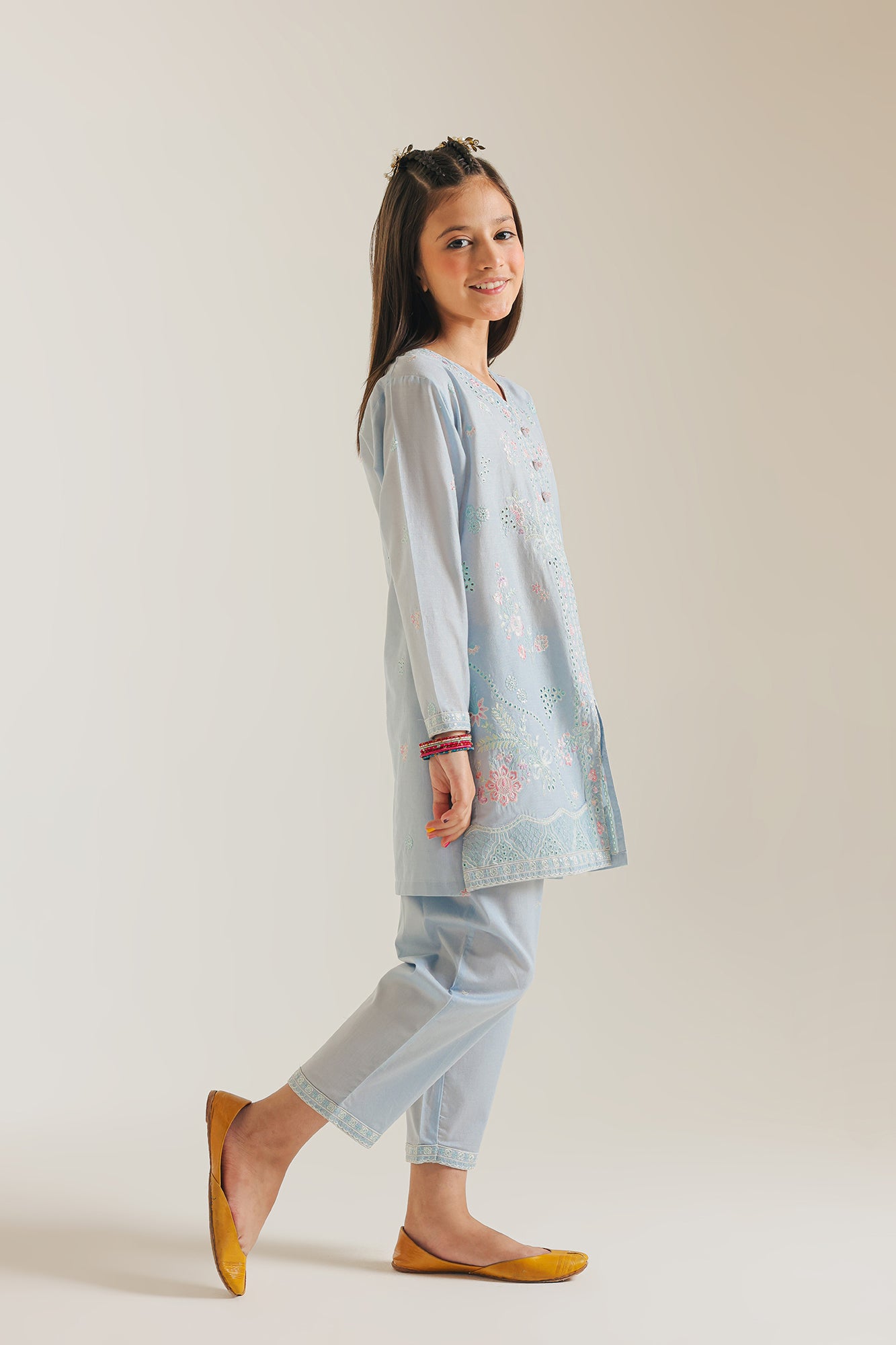 EMBROIDERED SUIT (E1214/402/720 E1214/302/720)