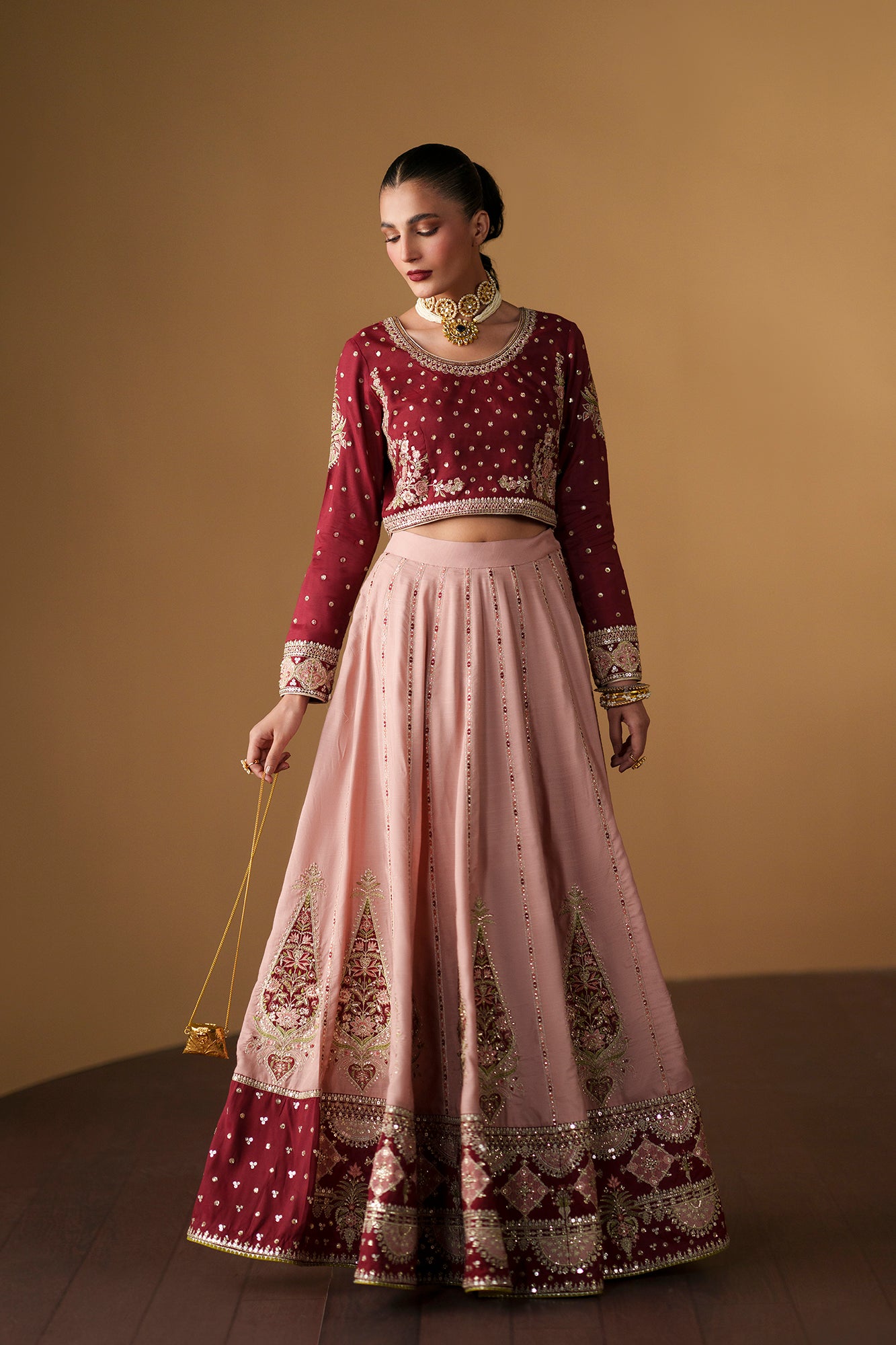 EMBROIDERED SUIT (E1215/104/305)