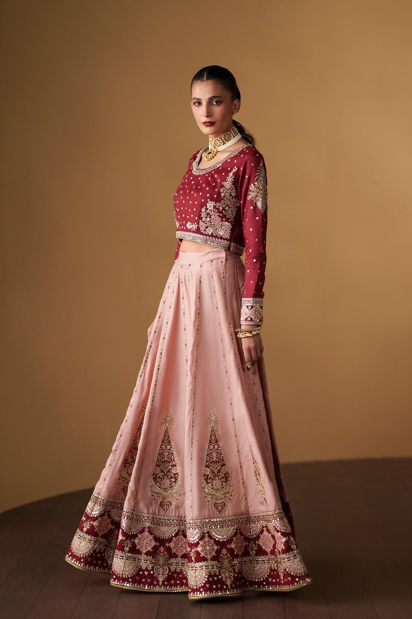 EMBROIDERED SUIT (E1215/104/305)