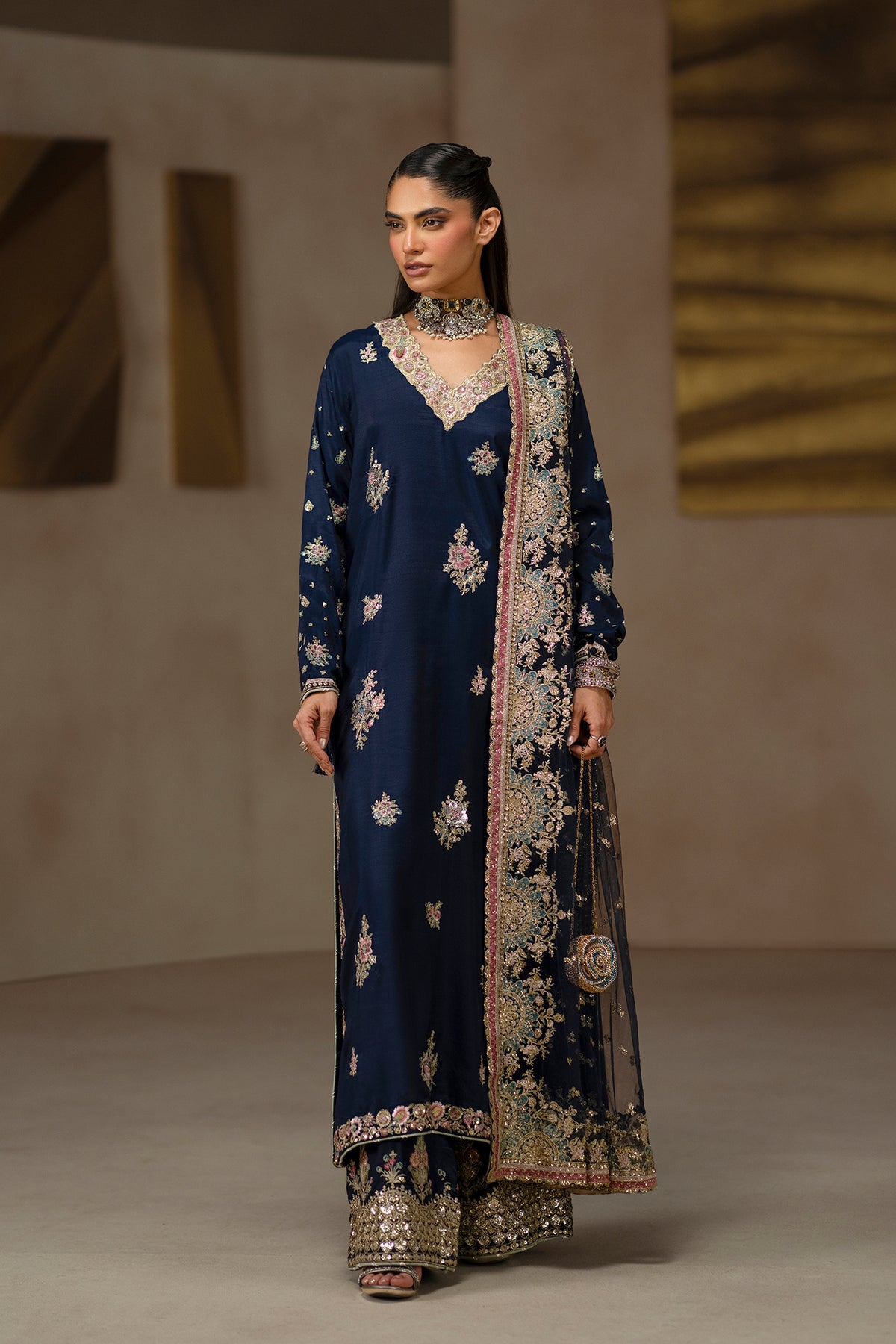EMBROIDERED SUIT (E1221/104/619)